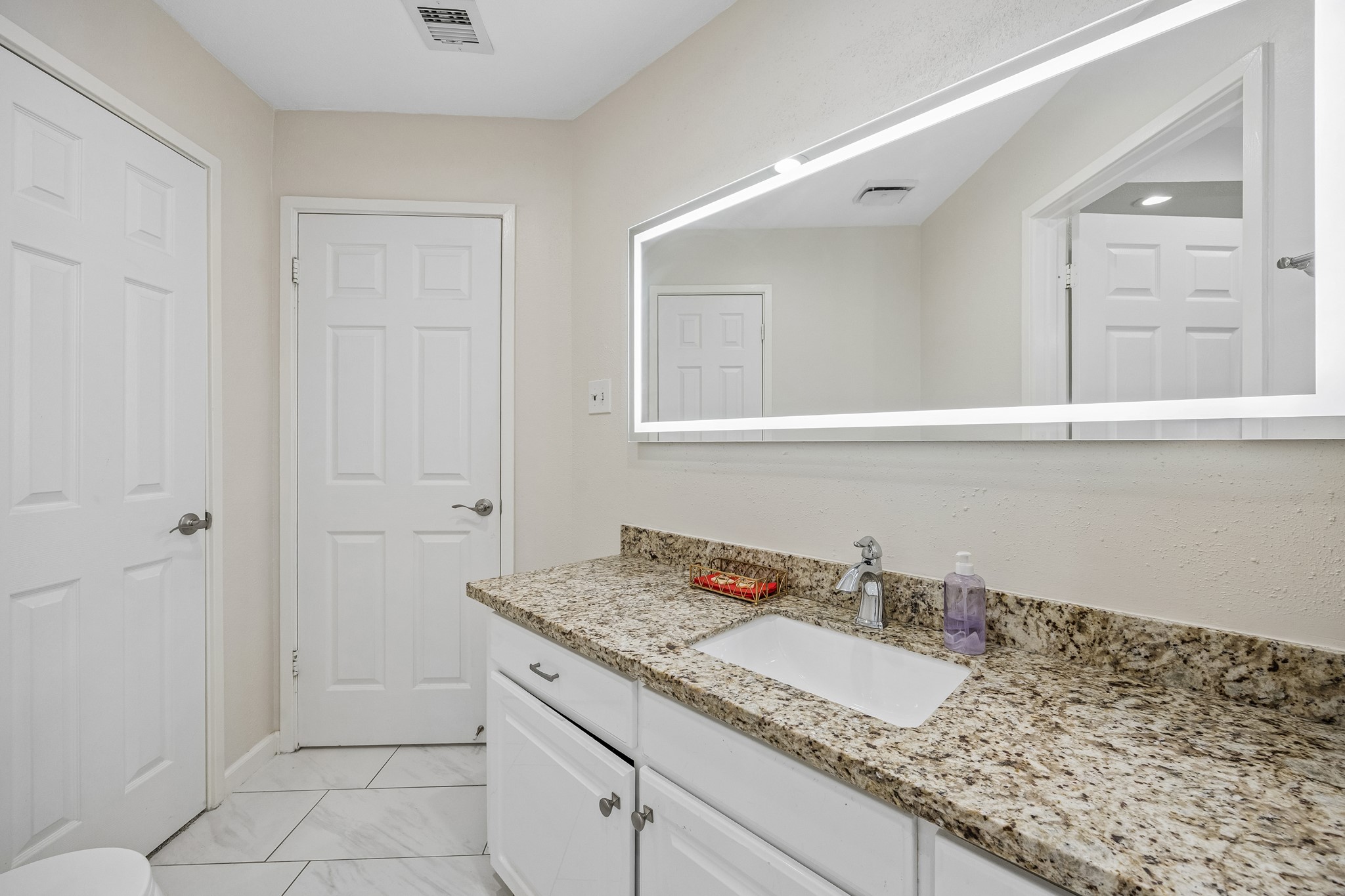 Powder bath