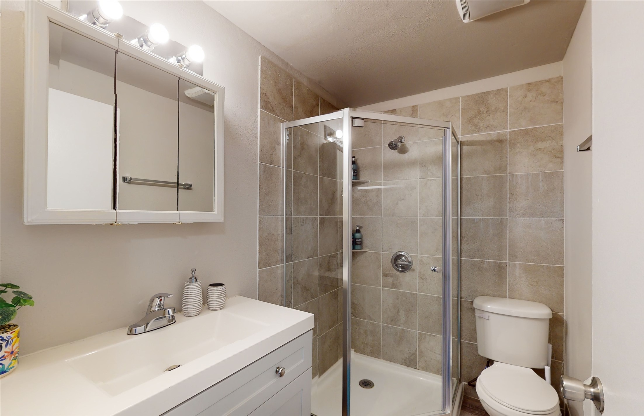 4507 W Bayshore Drive, Bacliff, TX 77518