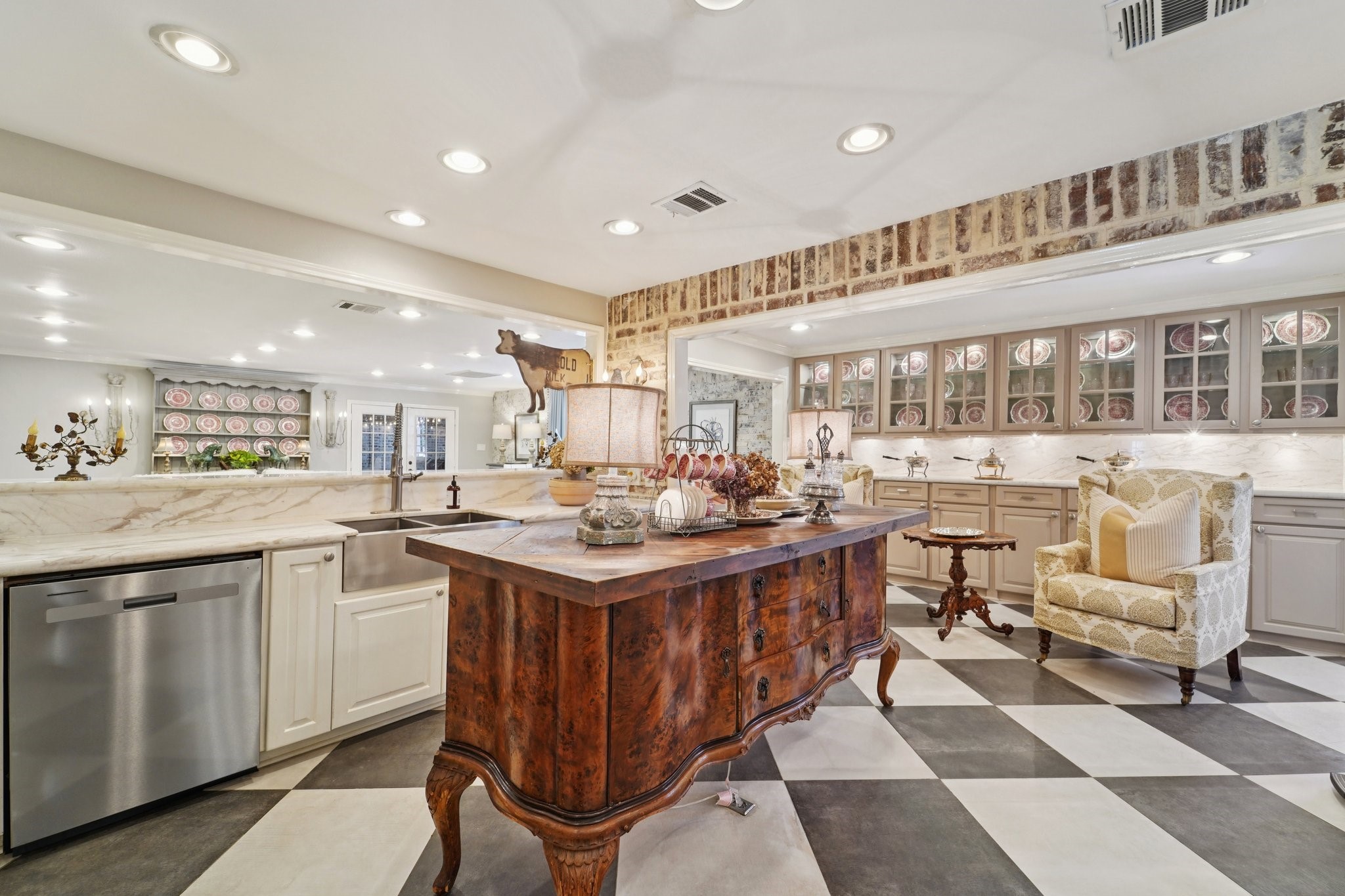 11403 Holidan Way, Hedwig Village, TX 77024