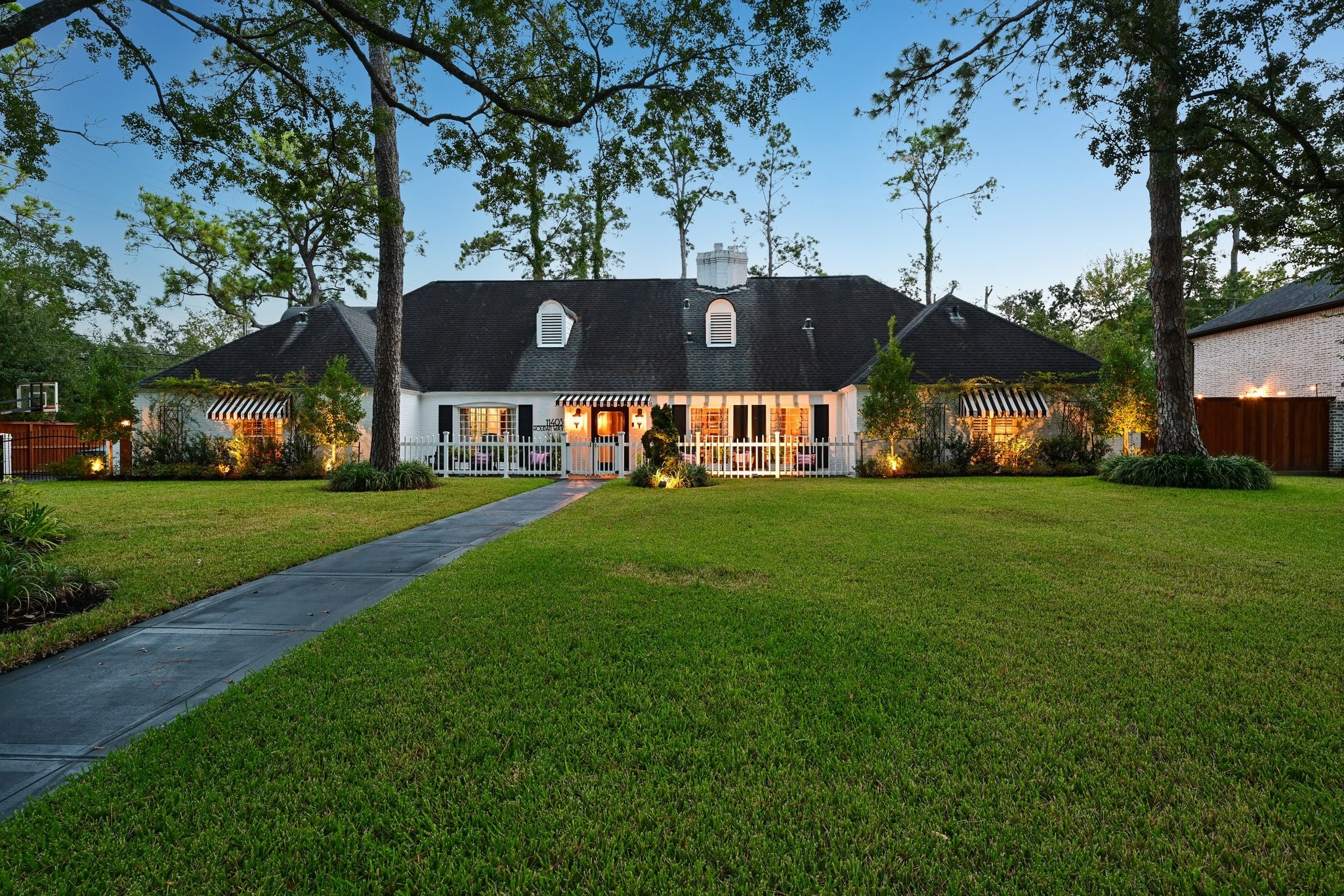 11403 Holidan Way, Hedwig Village, TX 77024