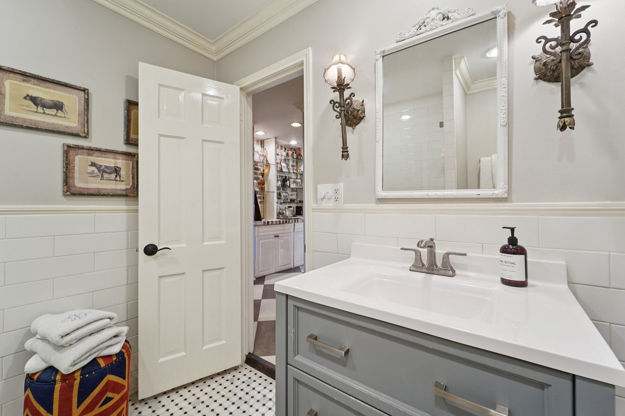11403 Holidan Way, Hedwig Village, TX 77024