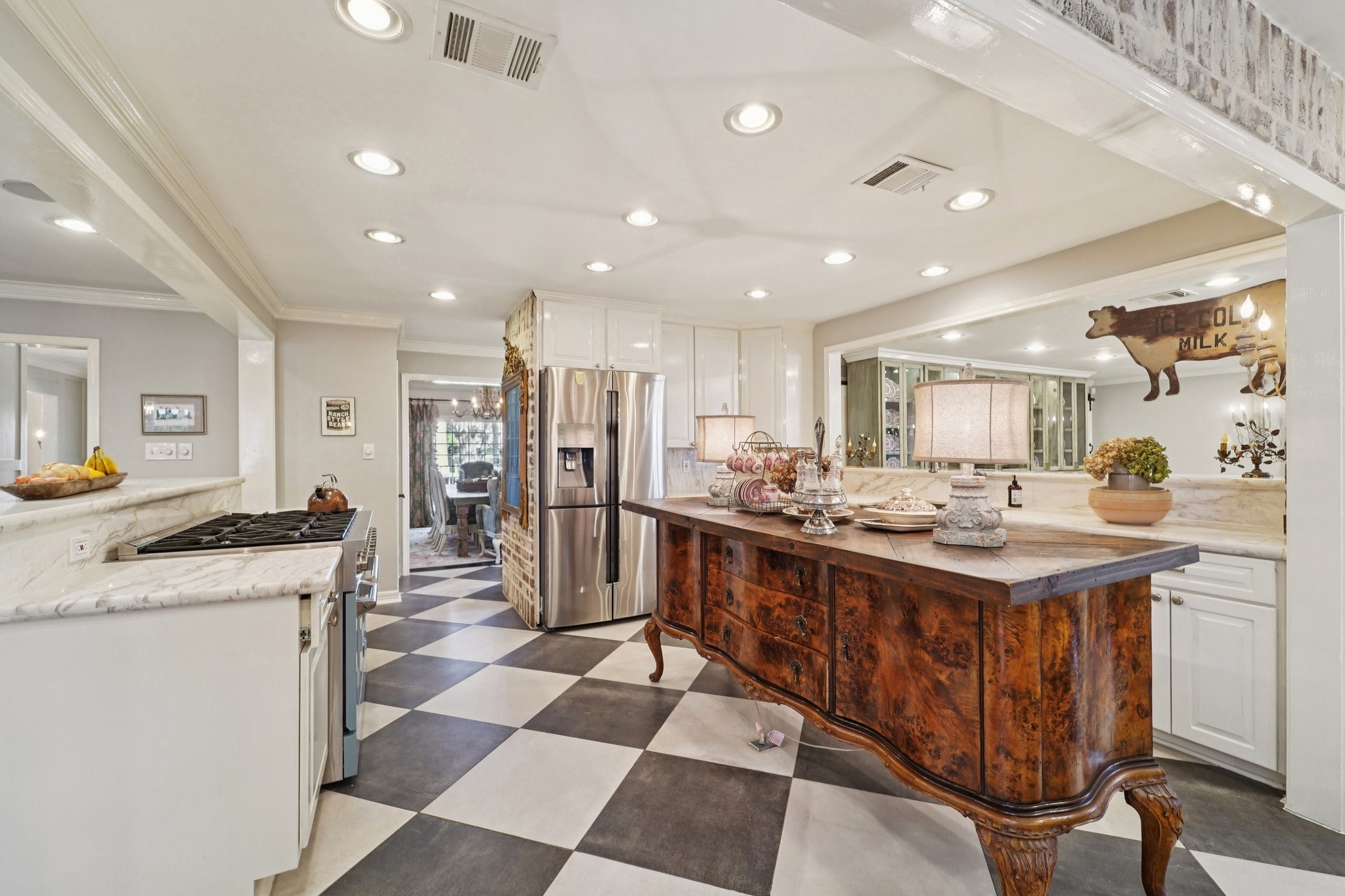 11403 Holidan Way, Hedwig Village, TX 77024