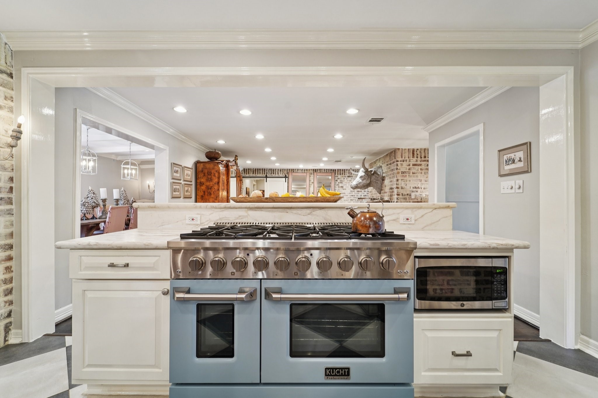 11403 Holidan Way, Hedwig Village, TX 77024