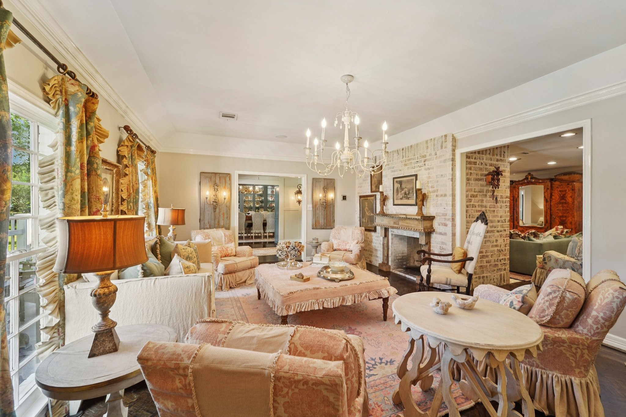 11403 Holidan Way, Hedwig Village, TX 77024