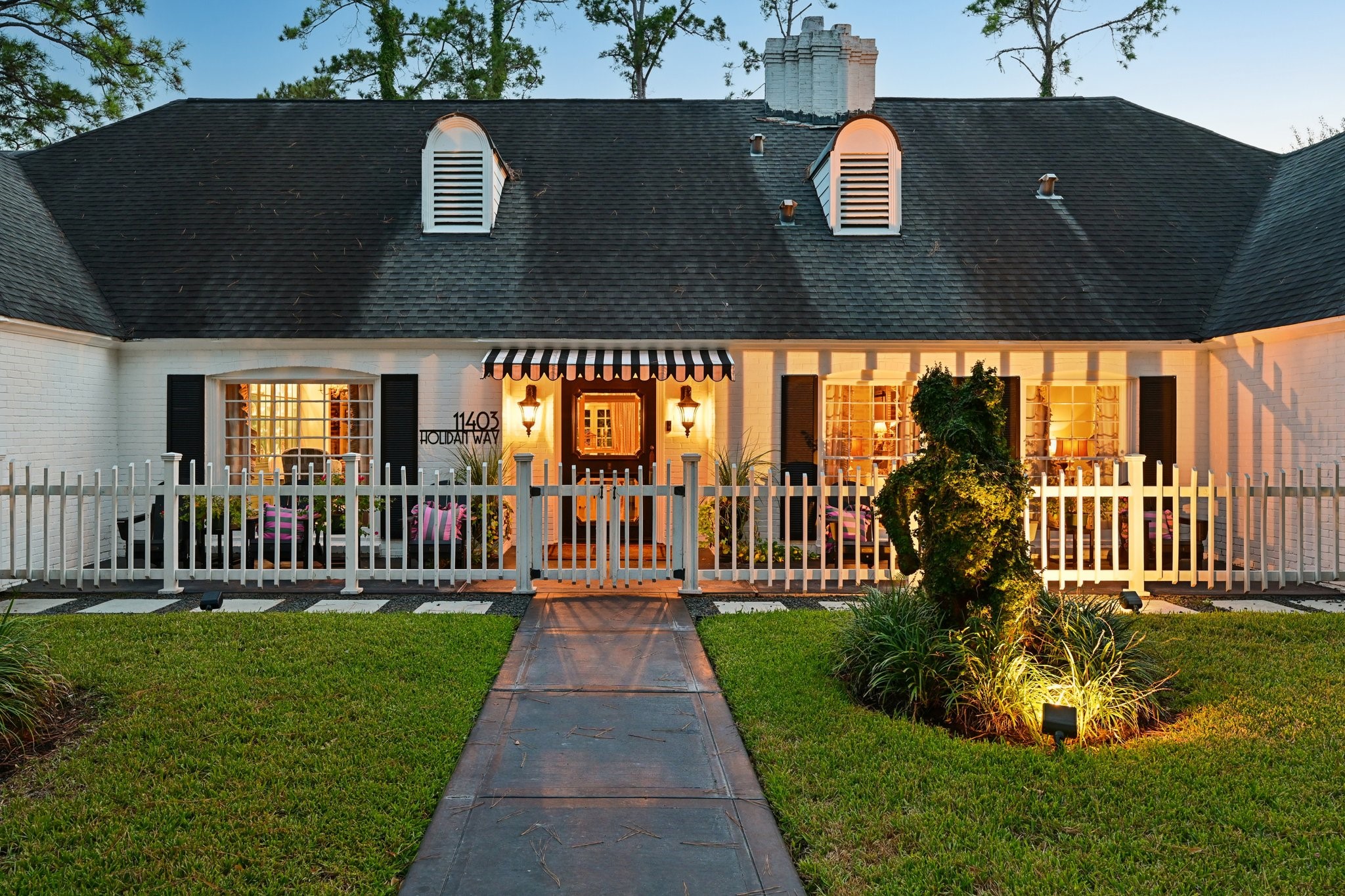 11403 Holidan Way, Hedwig Village, TX 77024