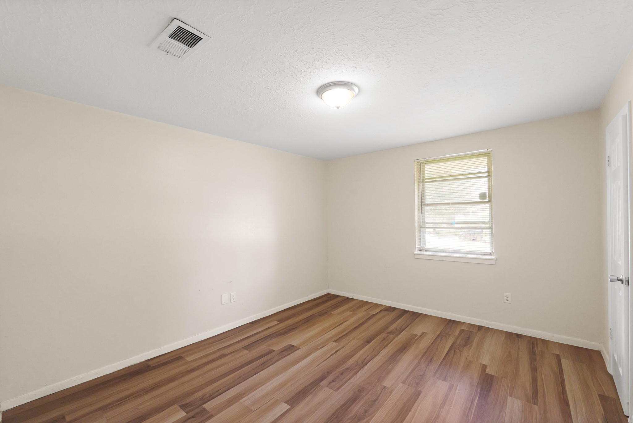 515 Lloyd Lane, Baytown, TX 77521