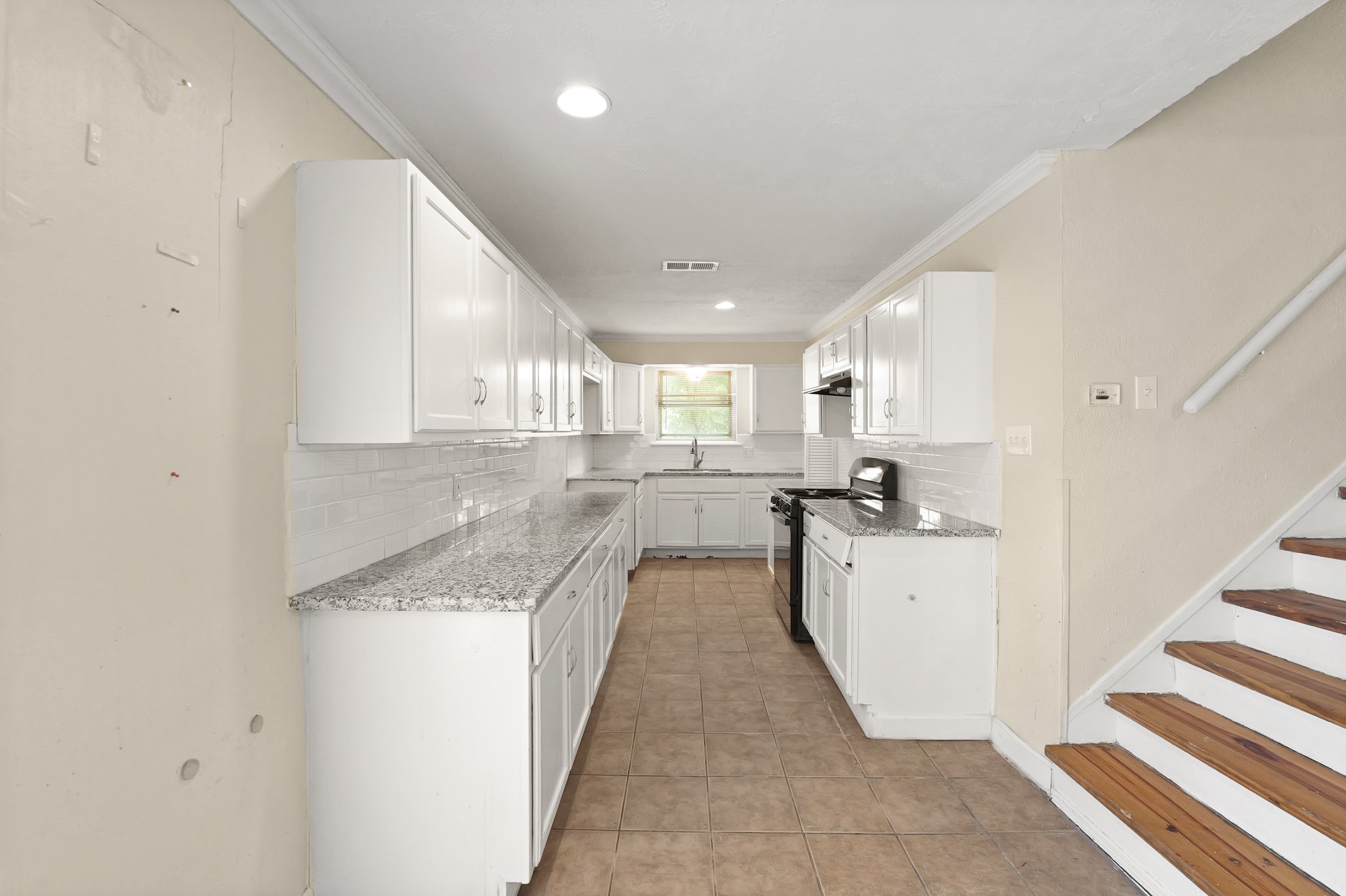 515 Lloyd Lane, Baytown, TX 77521