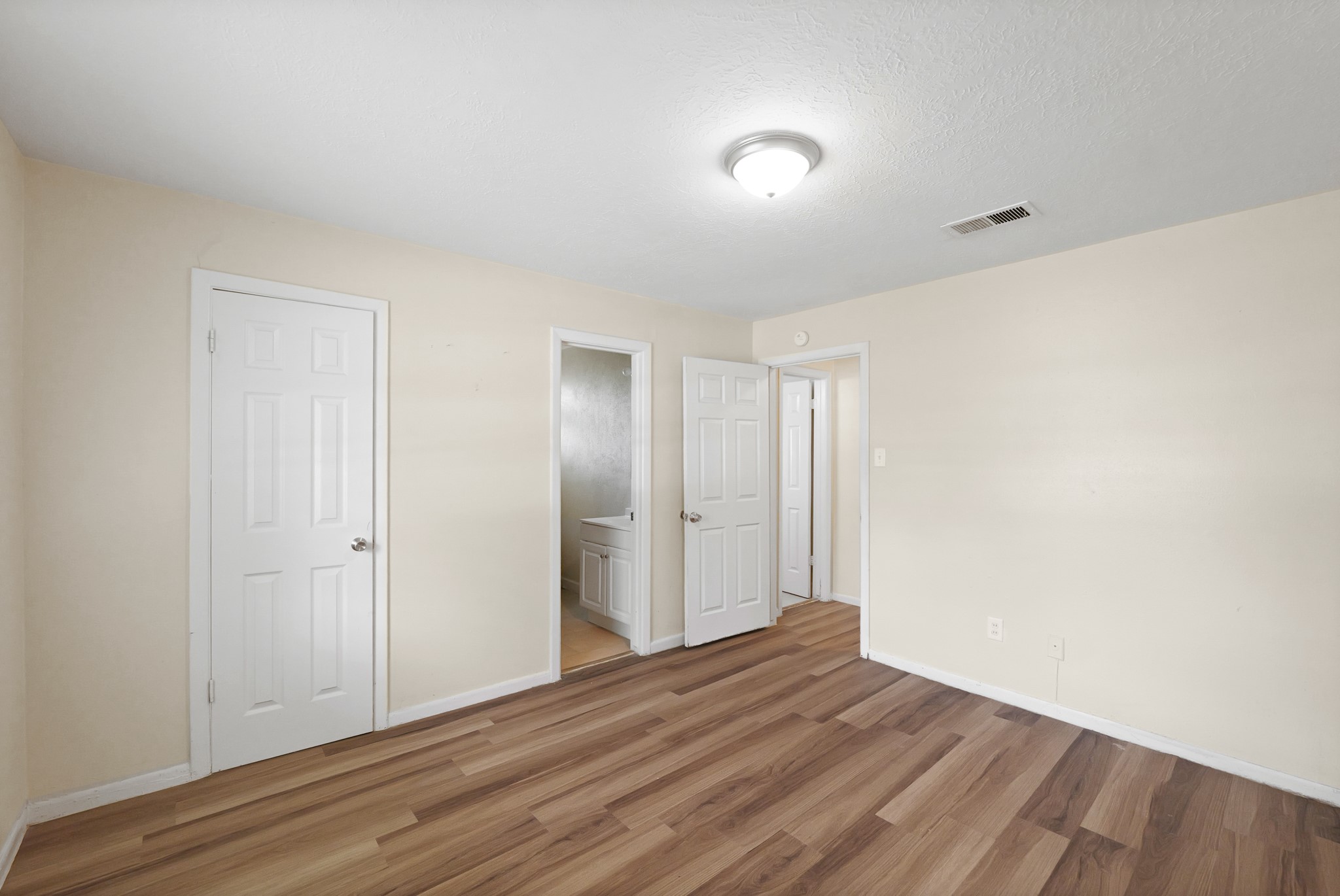 515 Lloyd Lane, Baytown, TX 77521