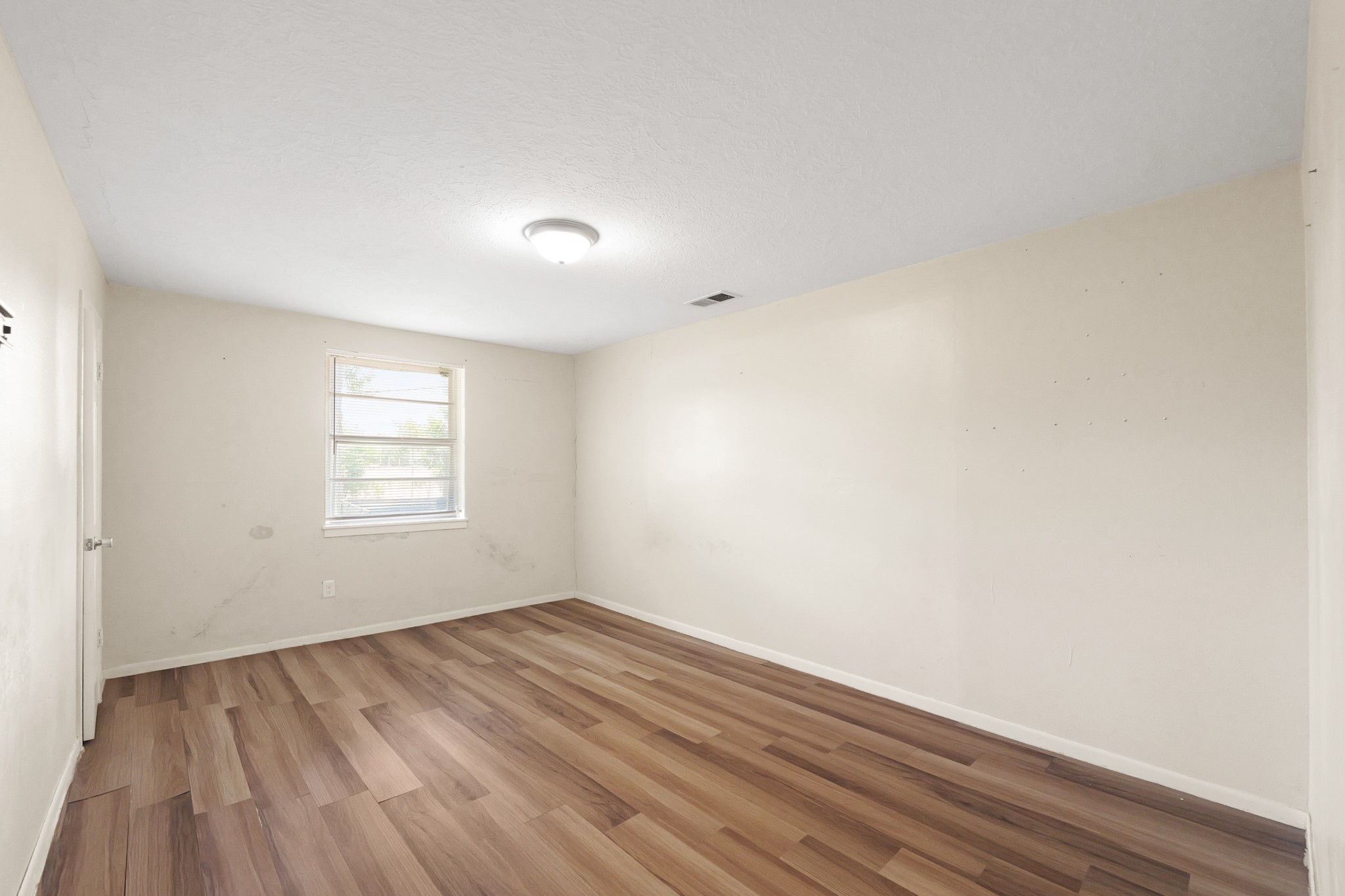 515 Lloyd Lane, Baytown, TX 77521