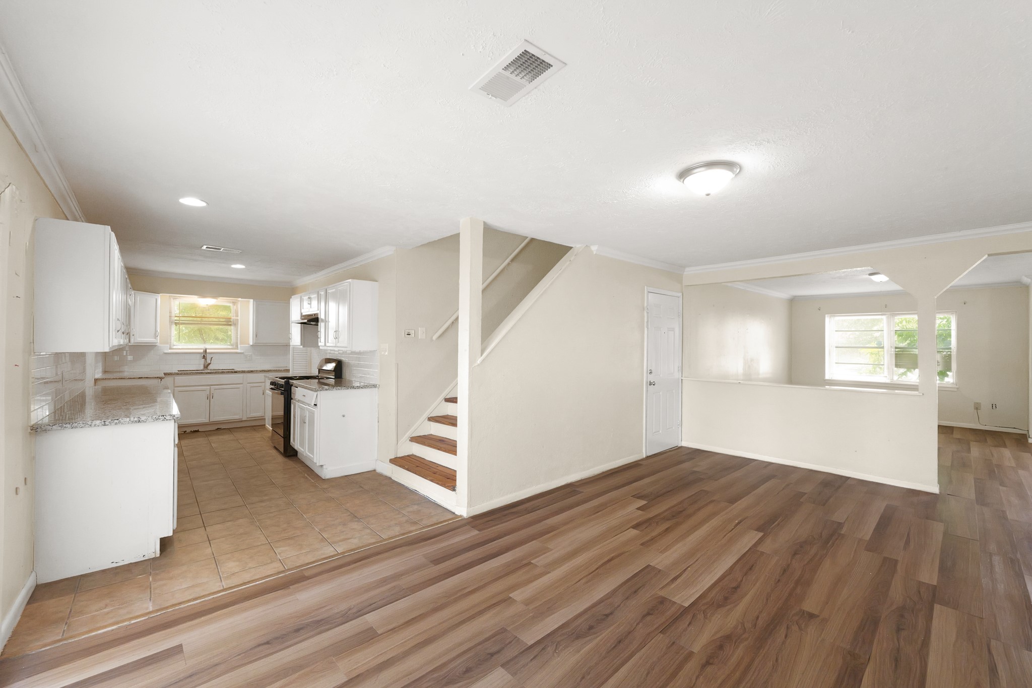 515 Lloyd Lane, Baytown, TX 77521