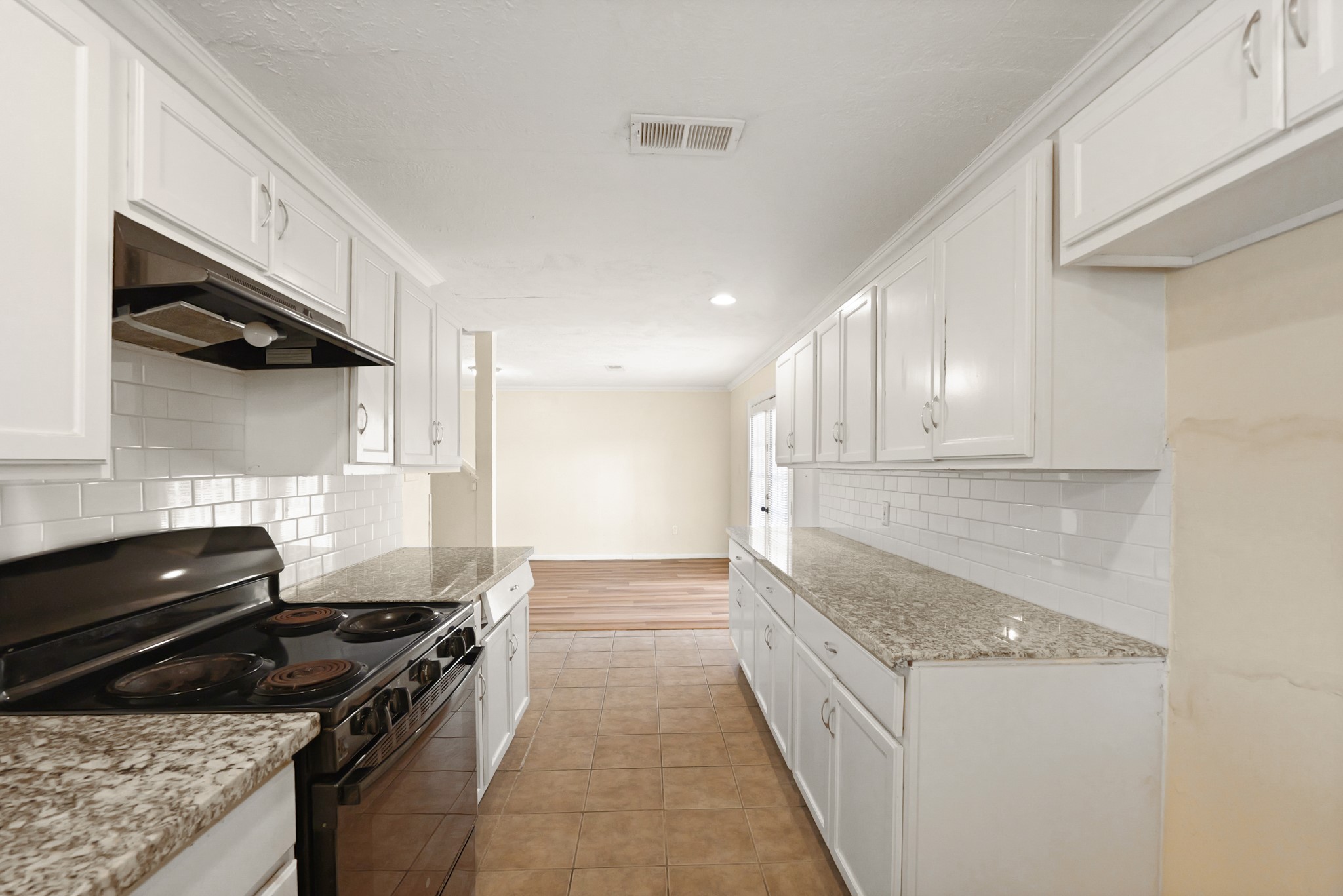 515 Lloyd Lane, Baytown, TX 77521