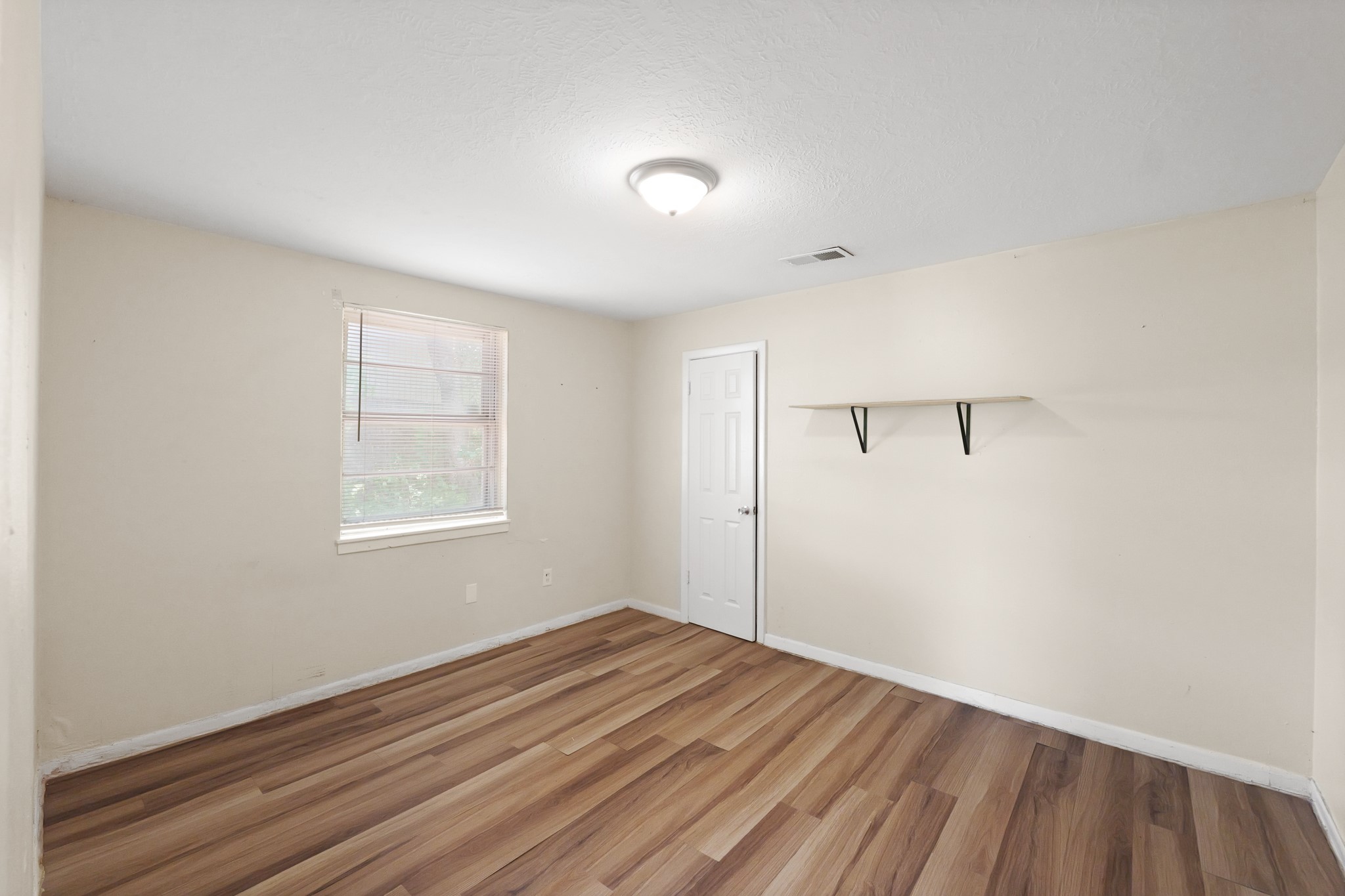 515 Lloyd Lane, Baytown, TX 77521