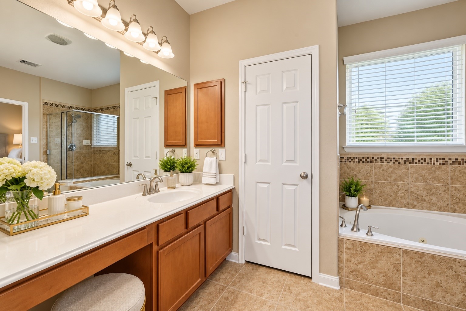 Another view of the extended vanity