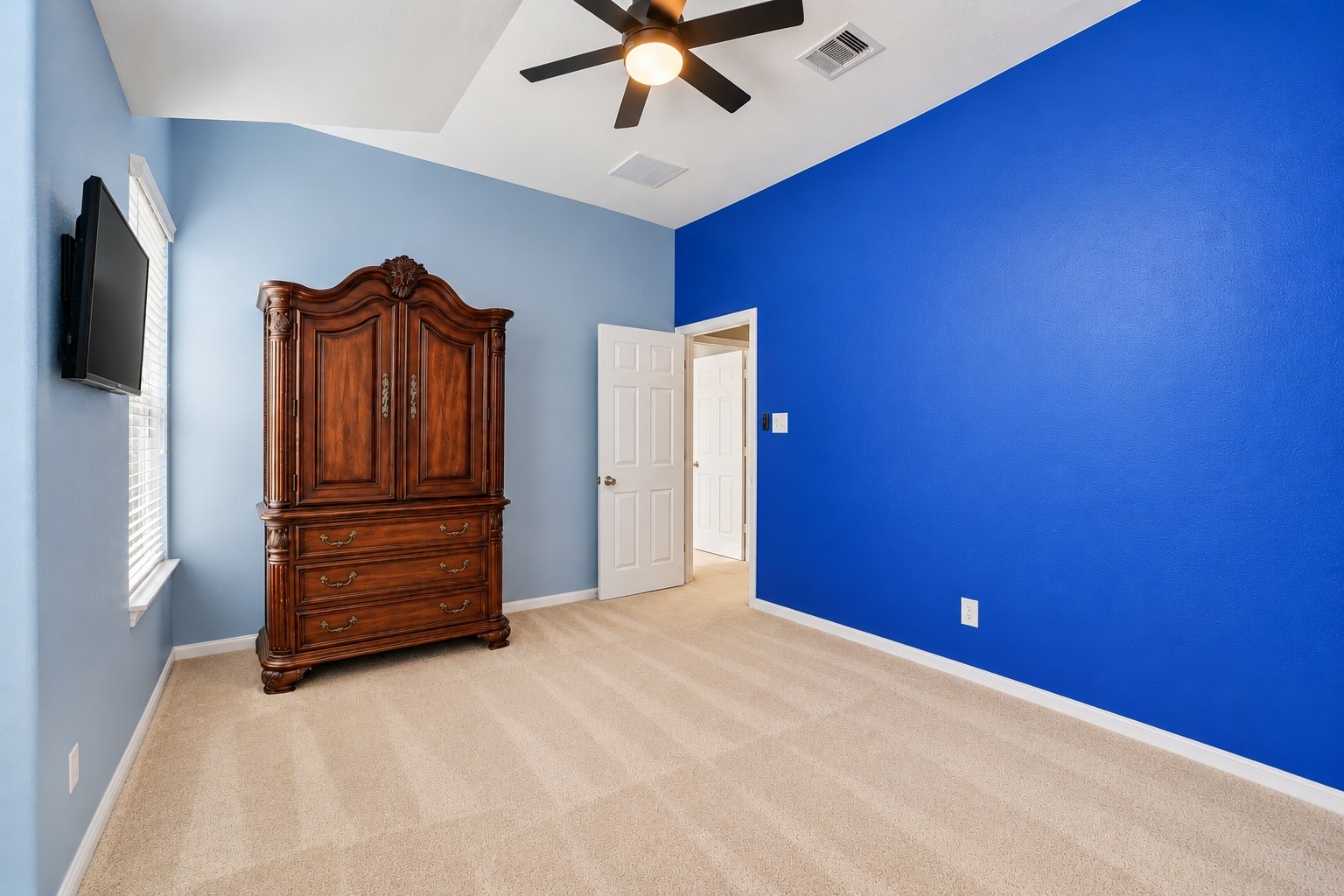Another view of Bedroom #4