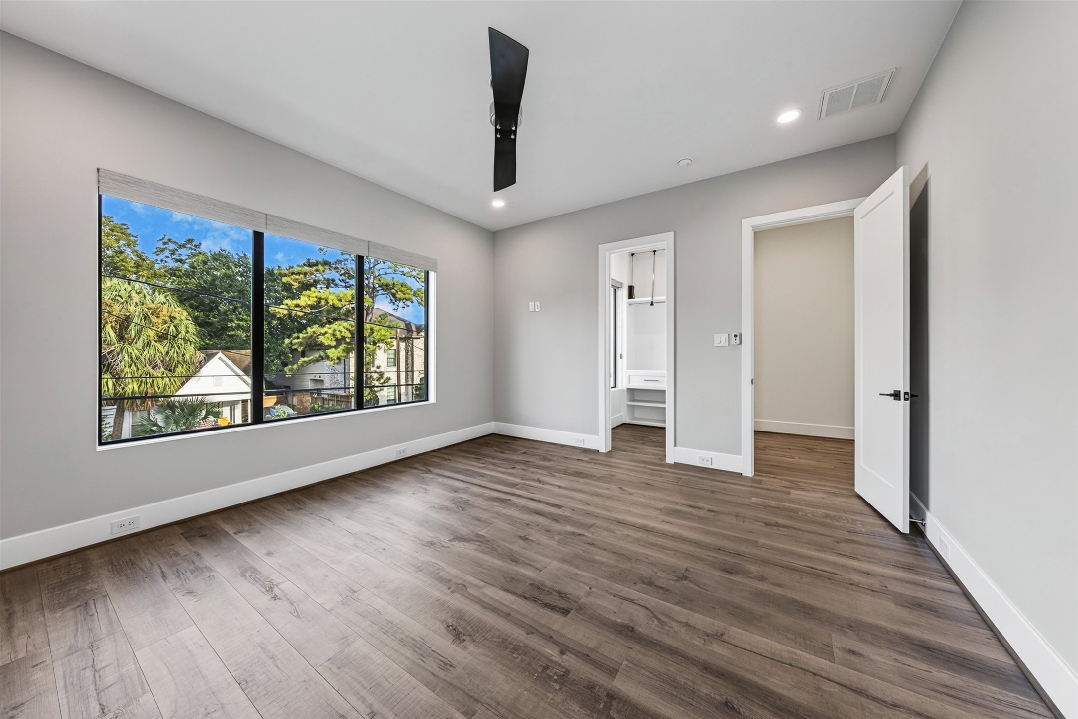 Large secondary bedrooms can accommodate king sized beds if desired and dawn programmable mechanical shades as well.
