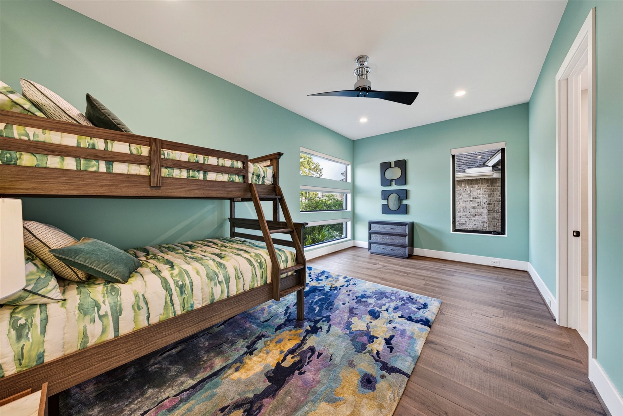 Additional secondary bedroom.