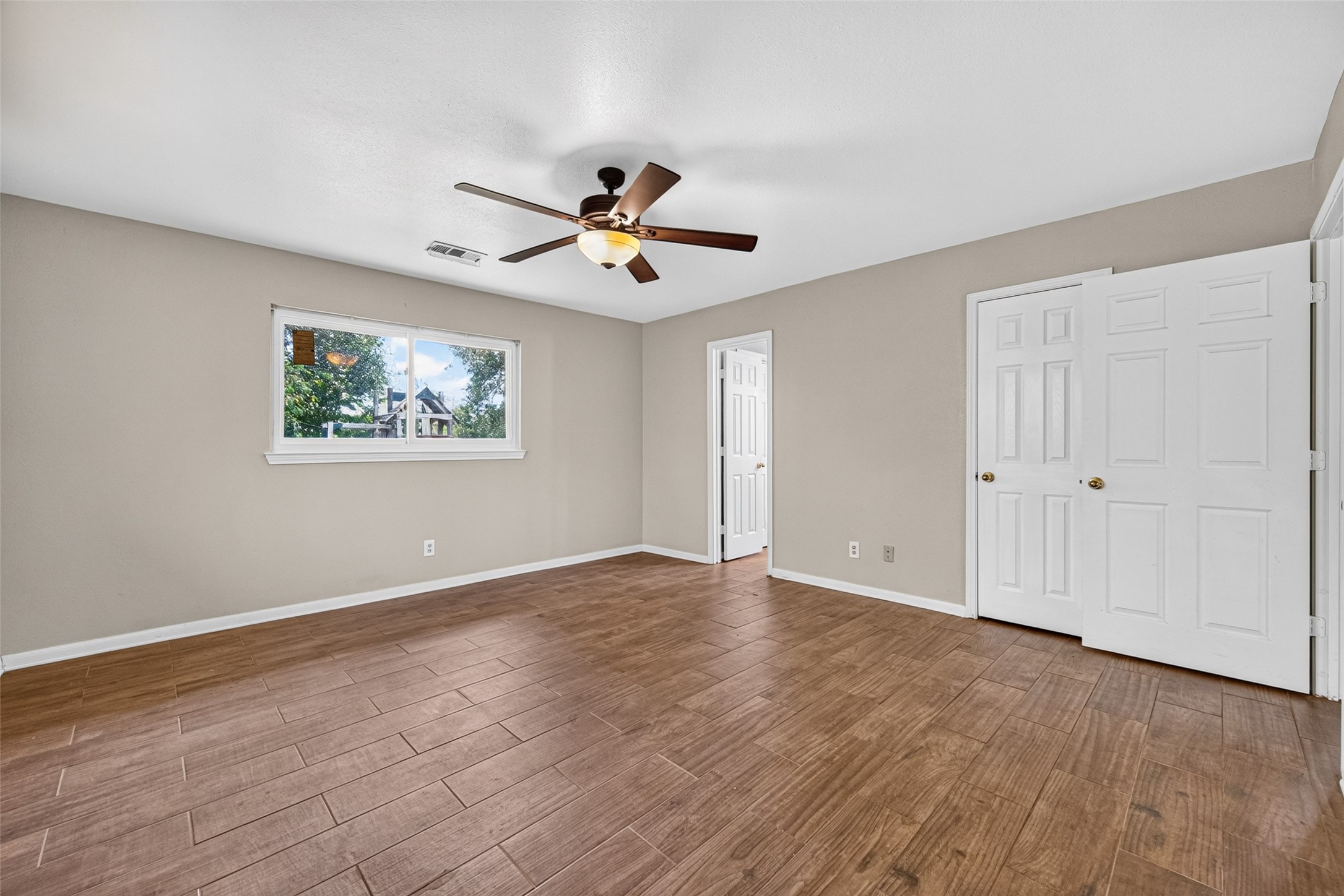 12915 33rd 1/2 Street, Santa Fe, TX 77510