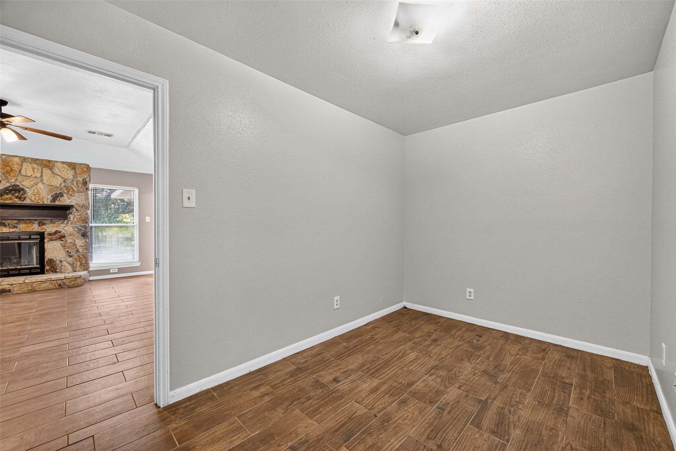12915 33rd 1/2 Street, Santa Fe, TX 77510