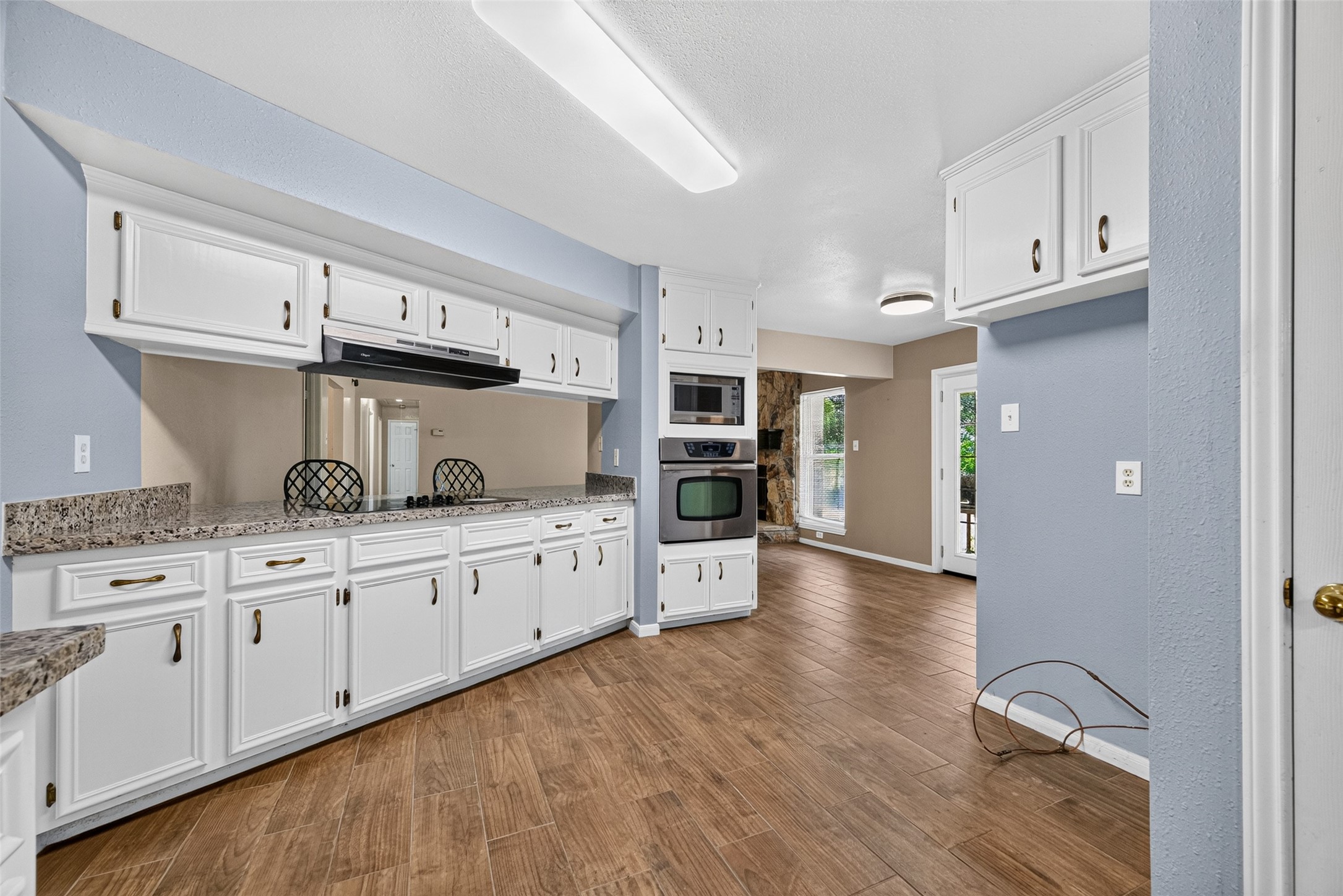 12915 33rd 1/2 Street, Santa Fe, TX 77510