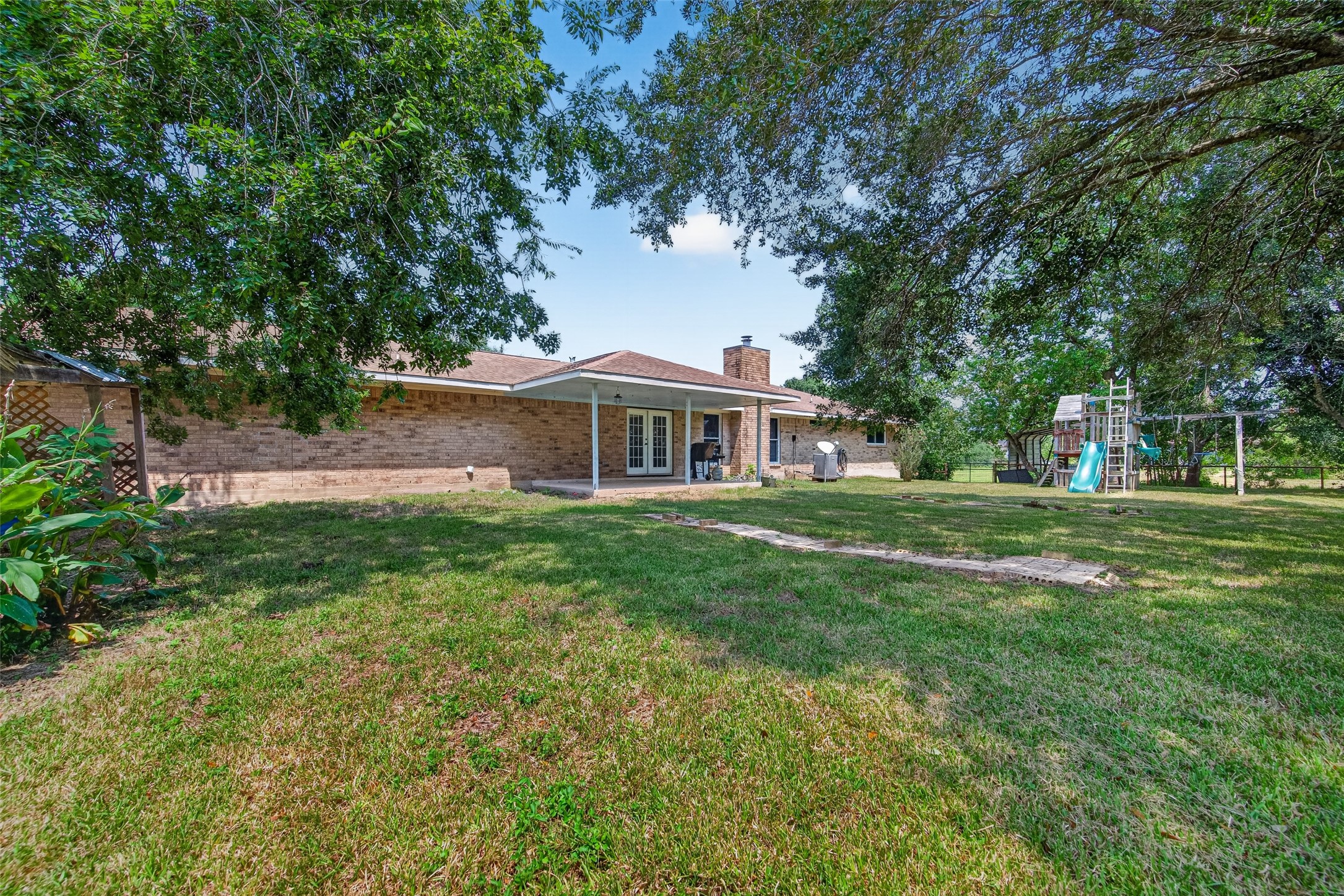 12915 33rd 1/2 Street, Santa Fe, TX 77510