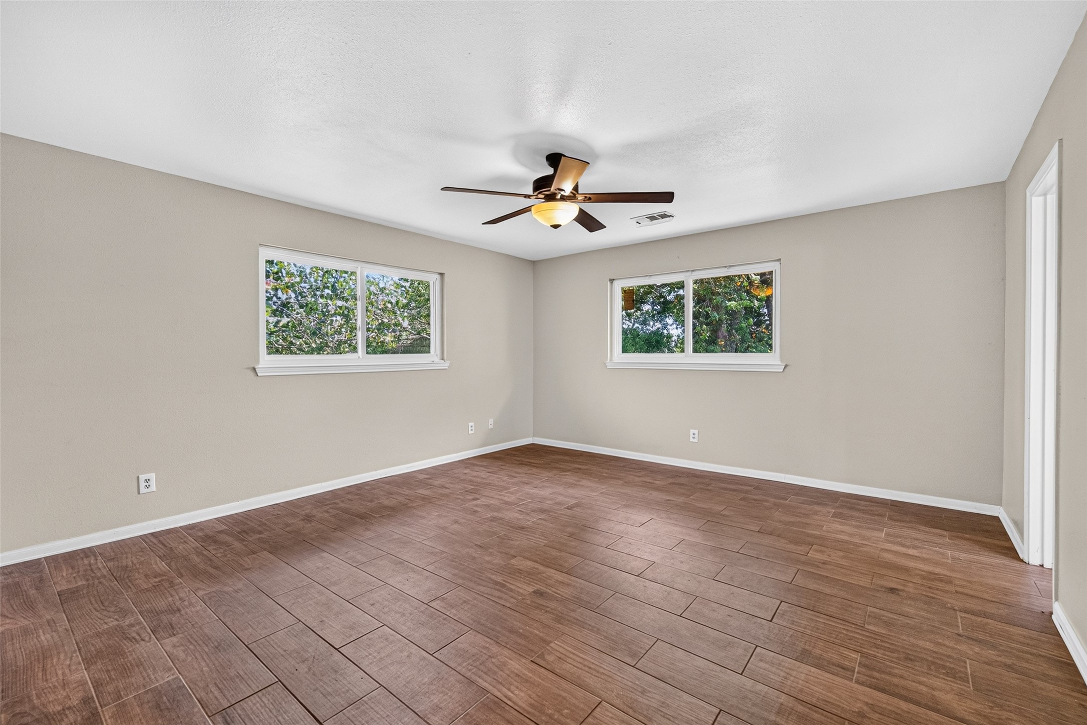 12915 33rd 1/2 Street, Santa Fe, TX 77510