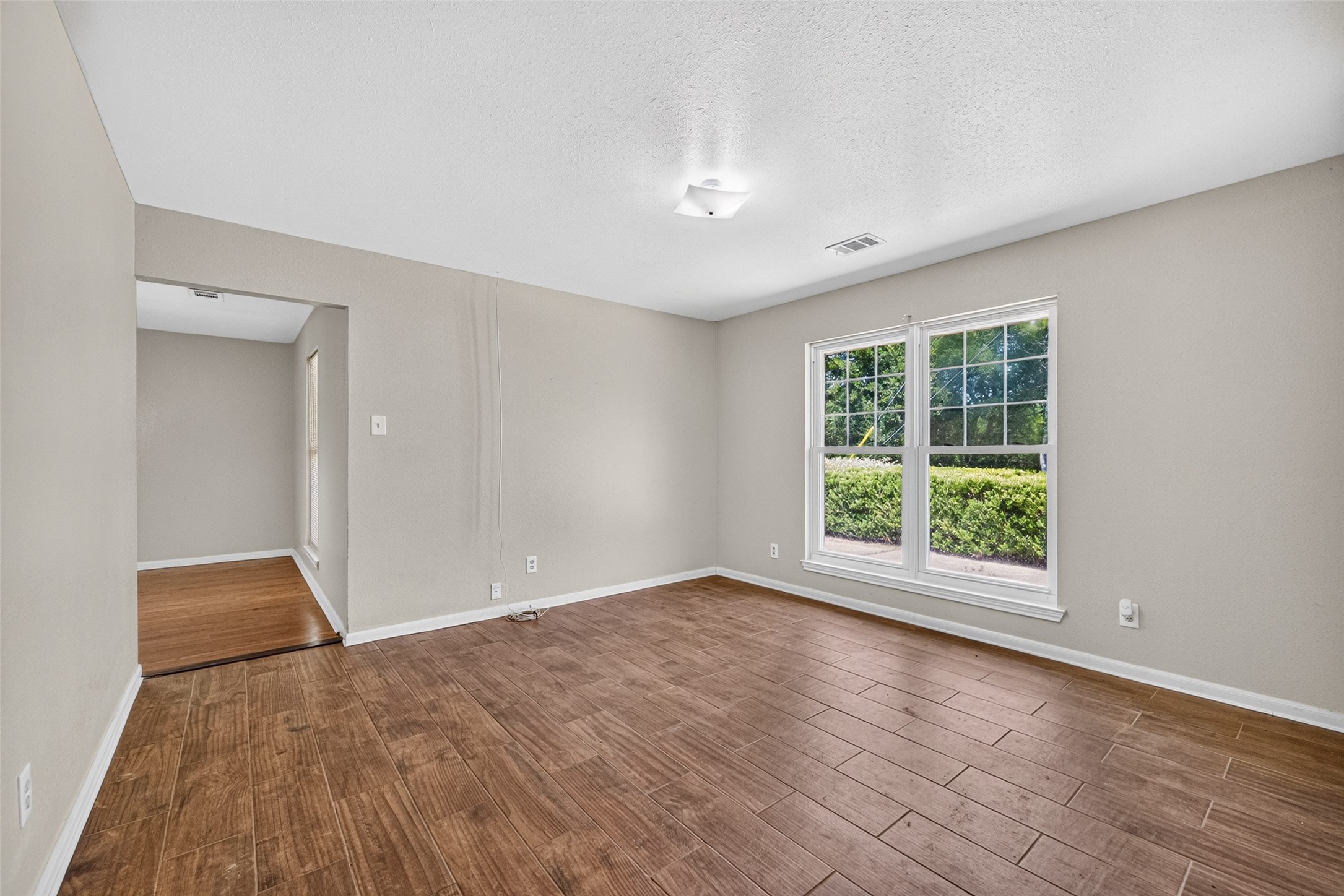 12915 33rd 1/2 Street, Santa Fe, TX 77510