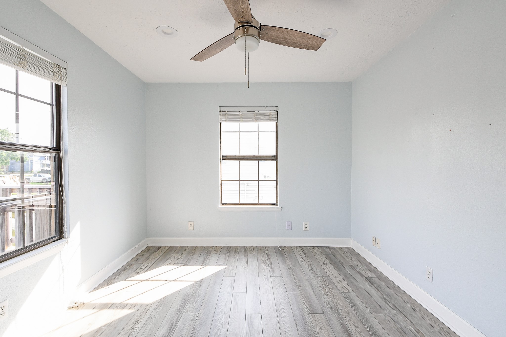 1615 Railroad Avenue, San Leon, TX 77539
