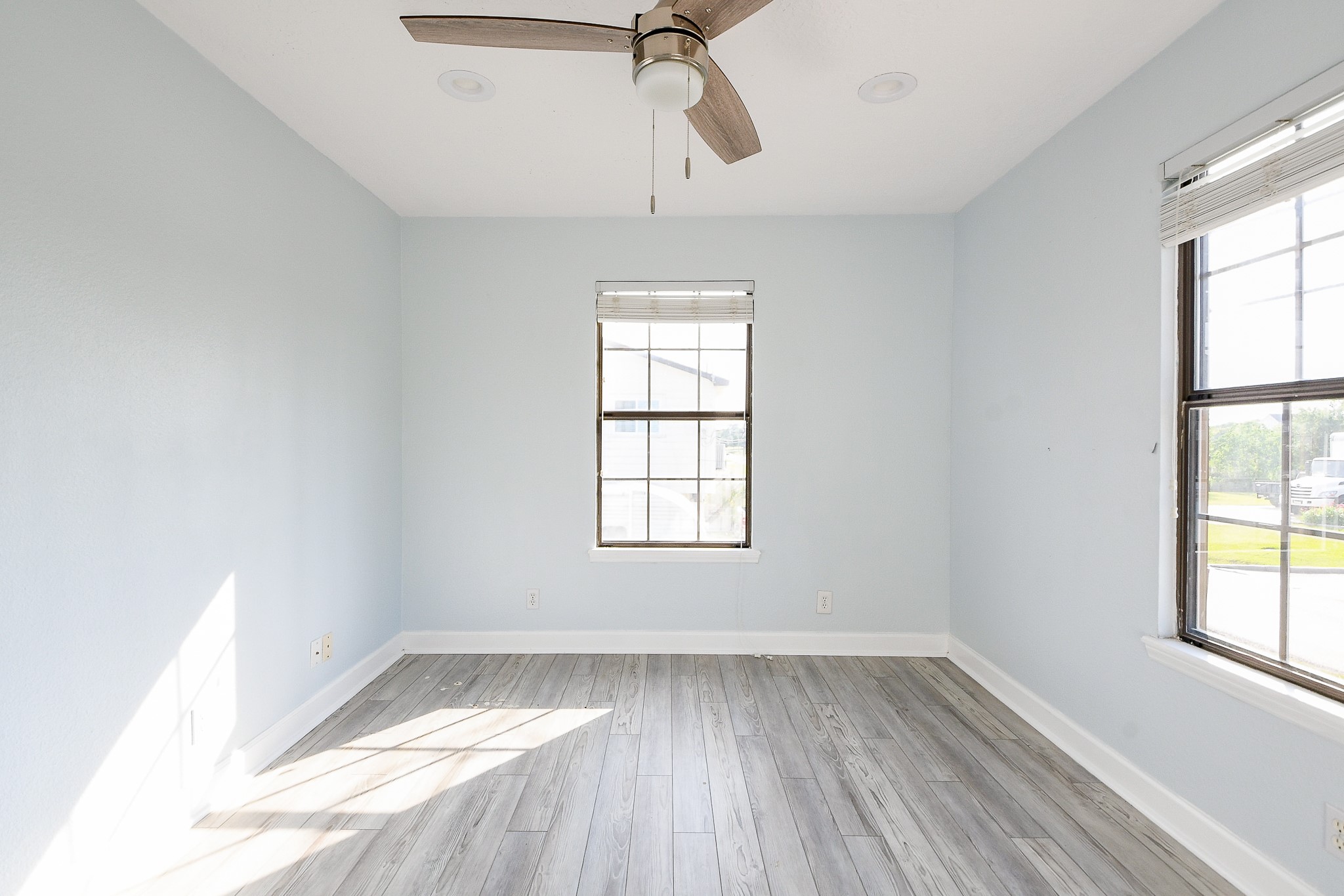 1615 Railroad Avenue, San Leon, TX 77539