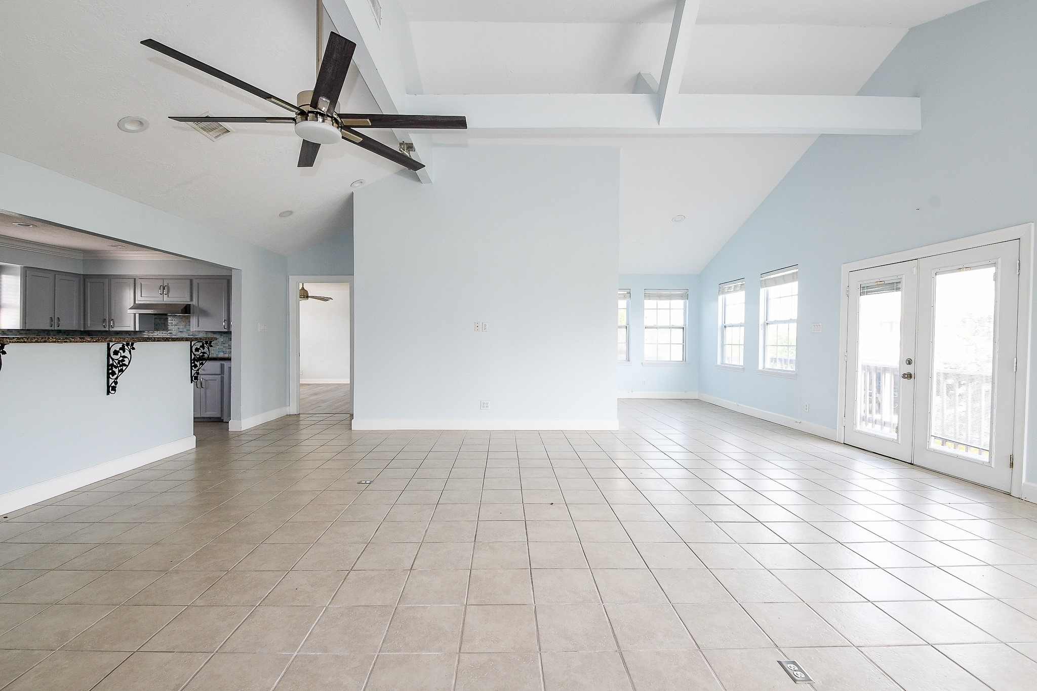 1615 Railroad Avenue, San Leon, TX 77539