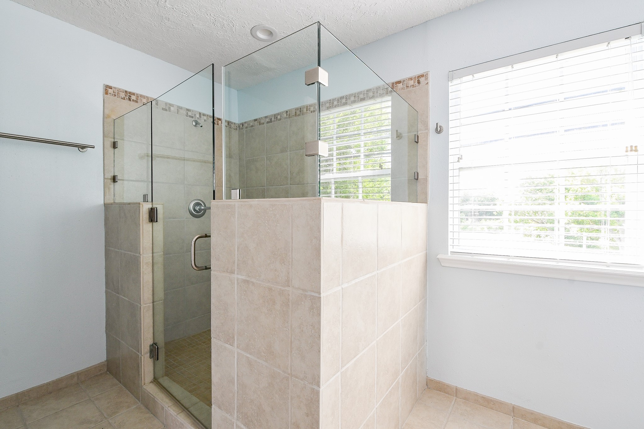 1615 Railroad Avenue, San Leon, TX 77539