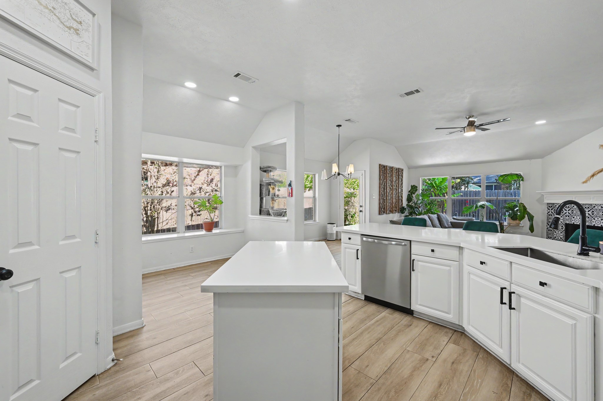 153 S Hollylaurel Circle, The Woodlands, TX 77382