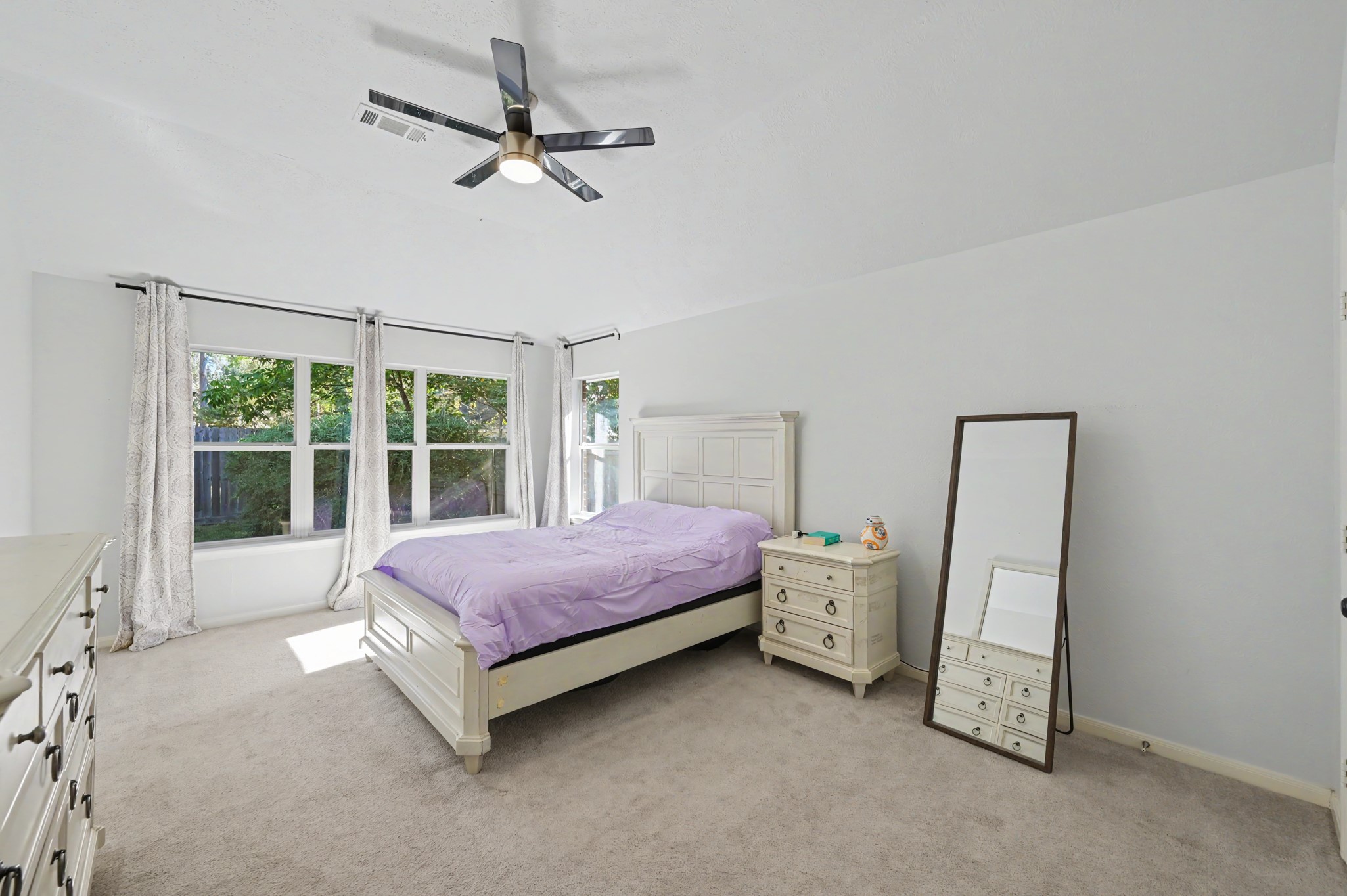 153 S Hollylaurel Circle, The Woodlands, TX 77382