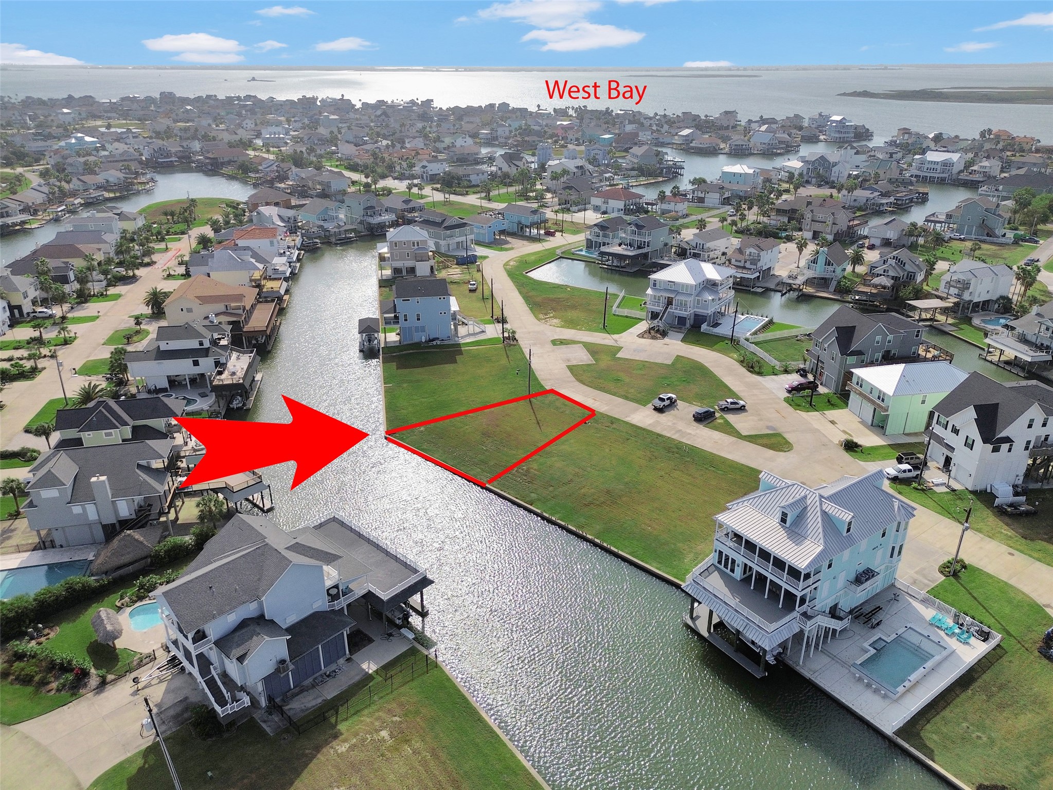 502 Neptune Circle, Tiki Island, TX 77554