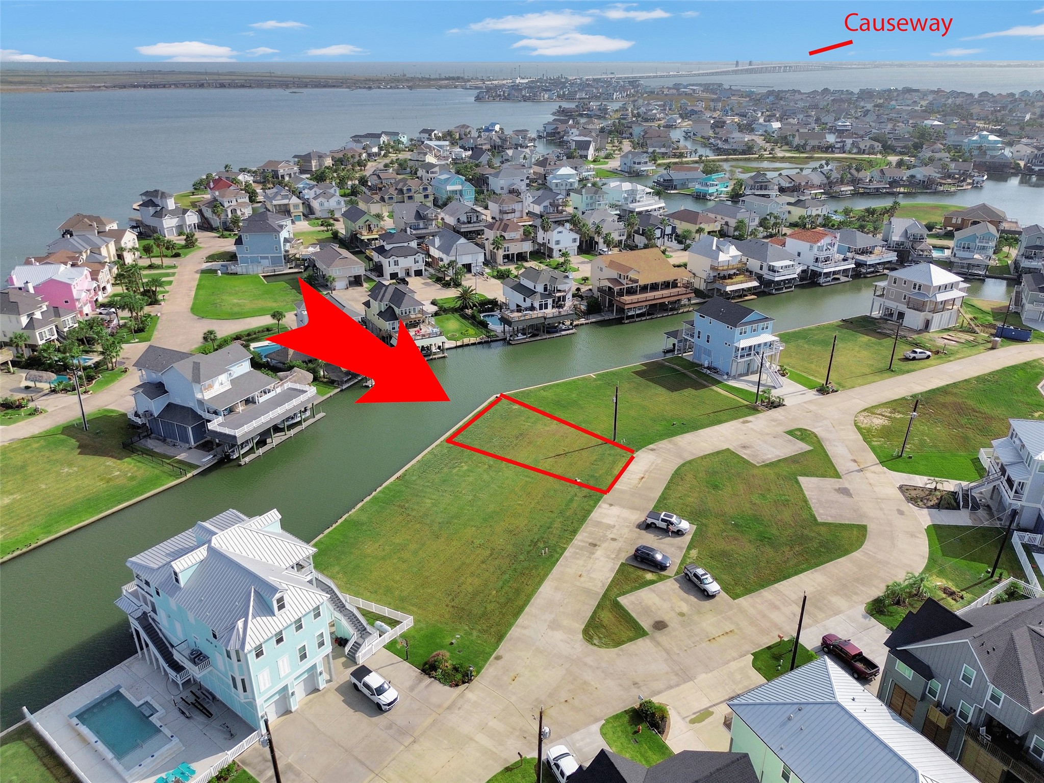 502 Neptune Circle, Tiki Island, TX 77554