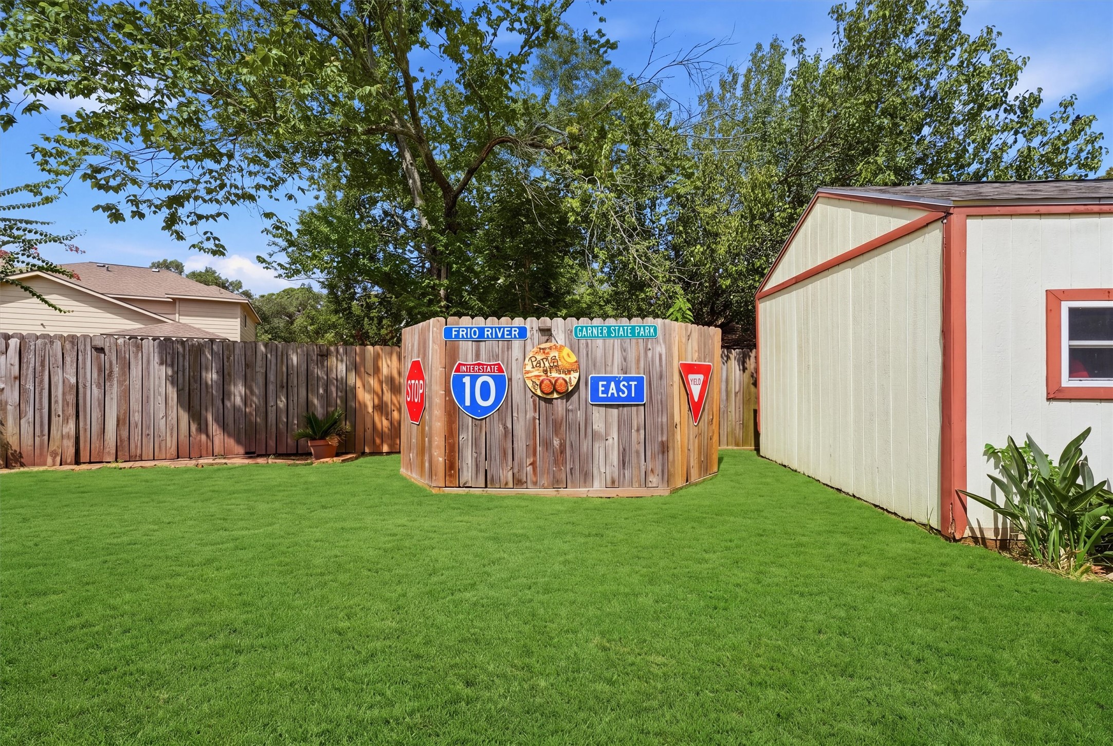 1719 Cloister Drive, Crosby, TX 77532