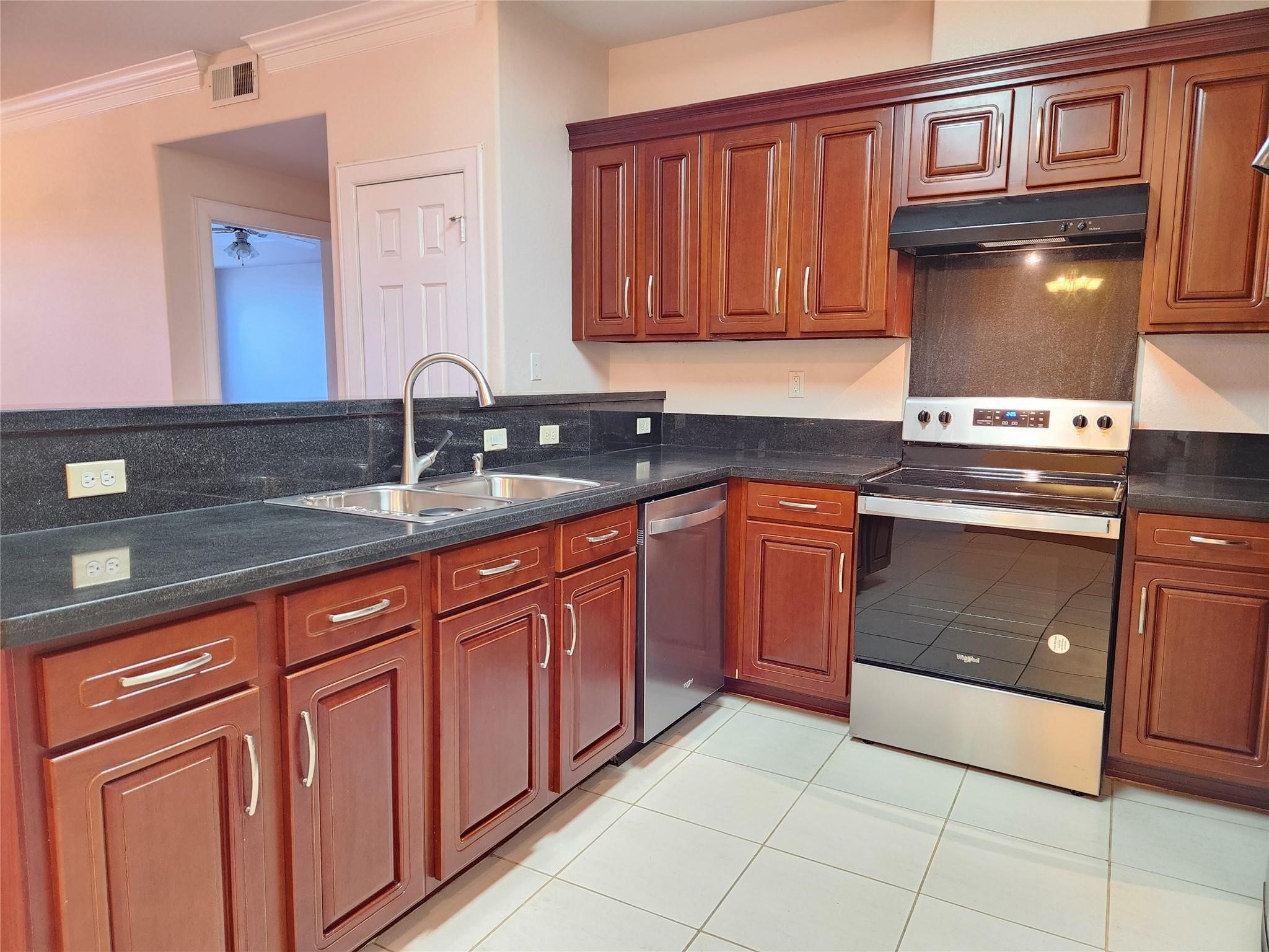 6611 W Sam Houston Parkway S, #1A, Houston, TX 77072