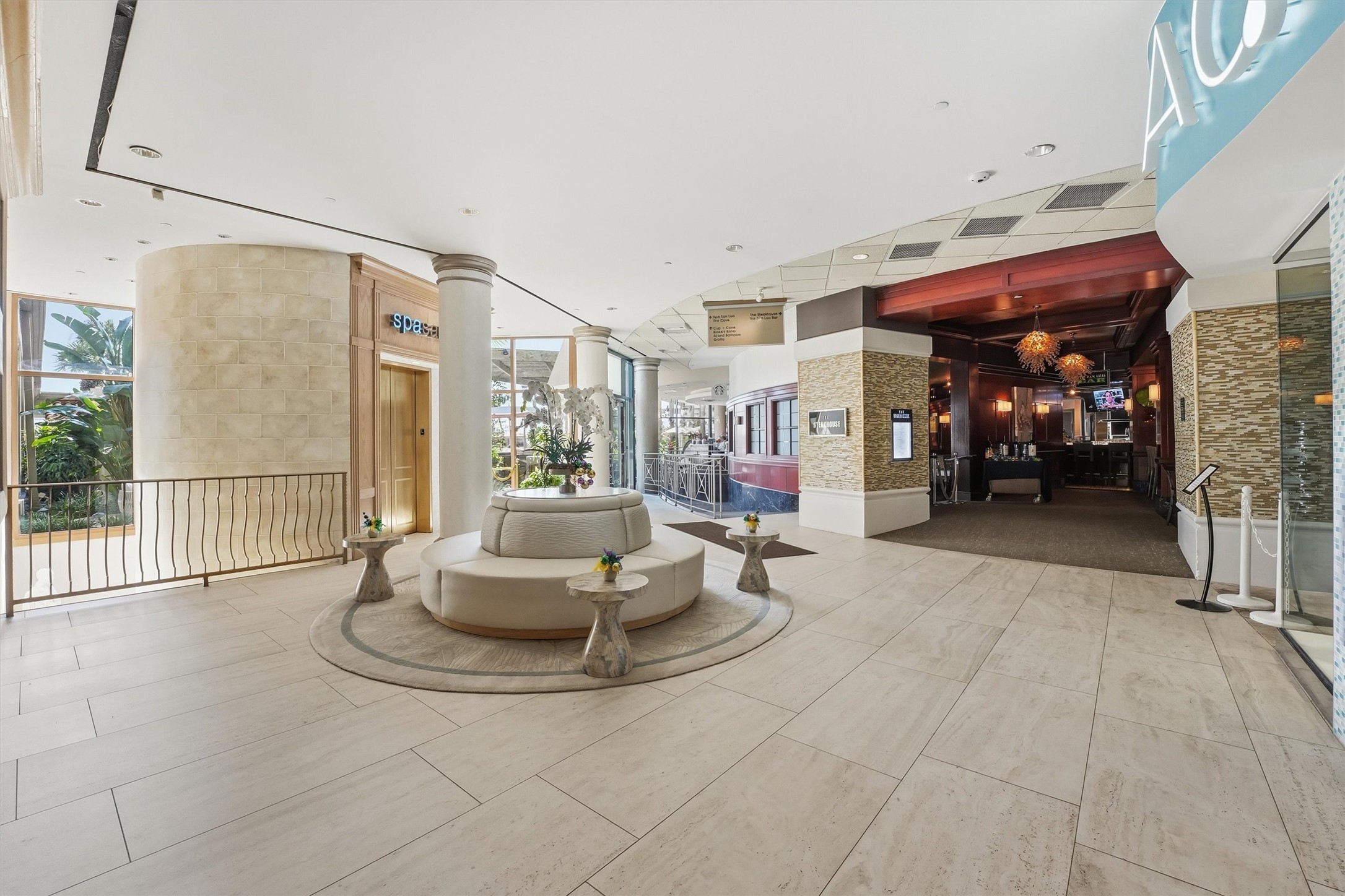 The on-site retail and boutique spaces add
everyday convenience, allowing residents to enjoy
shopping and services just steps from home.