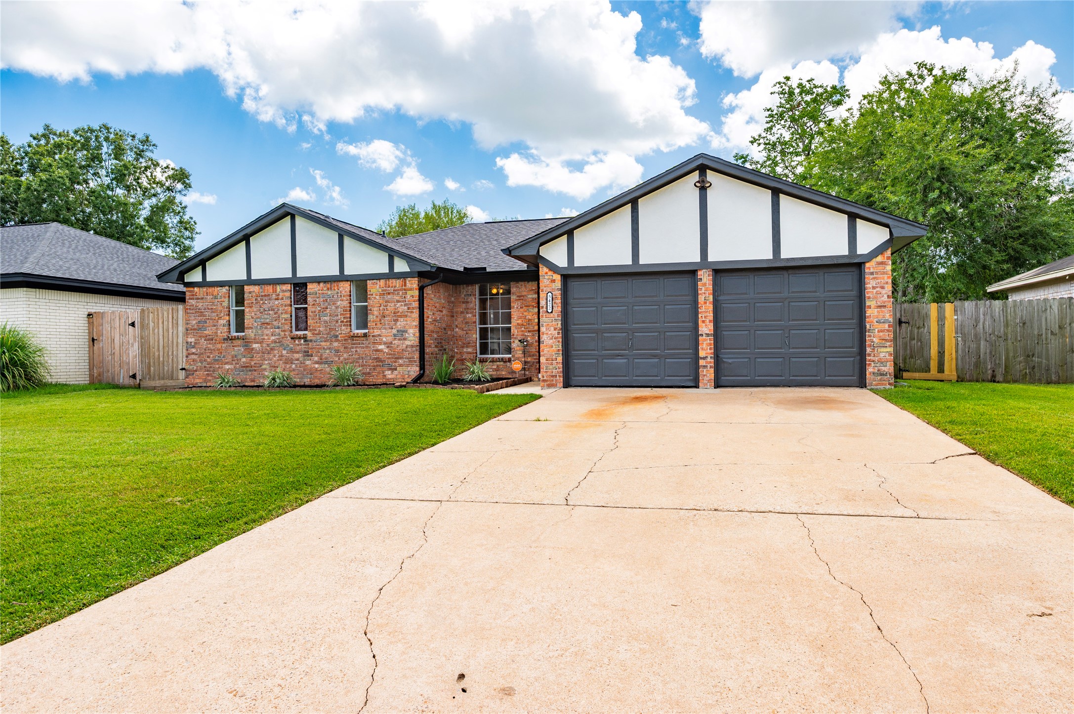 5422 Thistle Drive, Dickinson, TX 77539