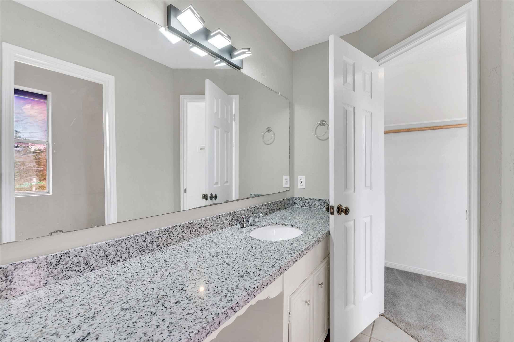 5422 Thistle Drive, Dickinson, TX 77539