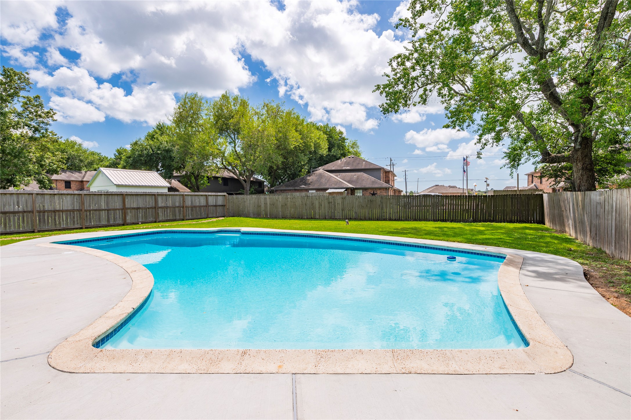 5422 Thistle Drive, Dickinson, TX 77539