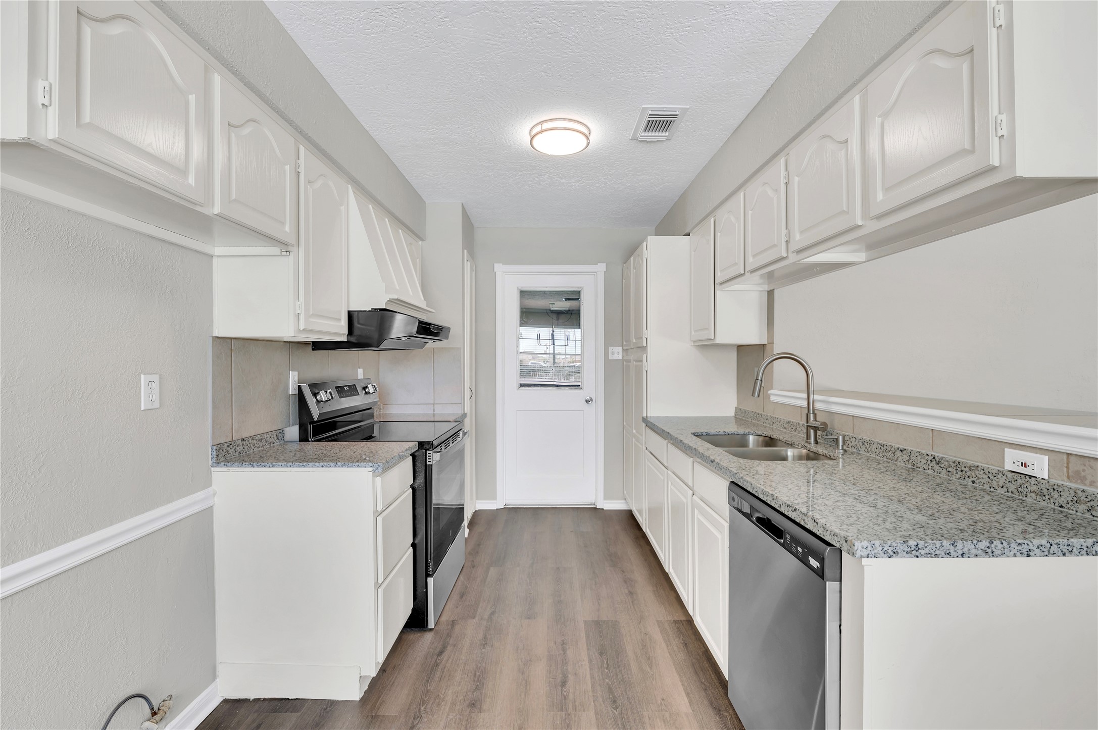 5422 Thistle Drive, Dickinson, TX 77539