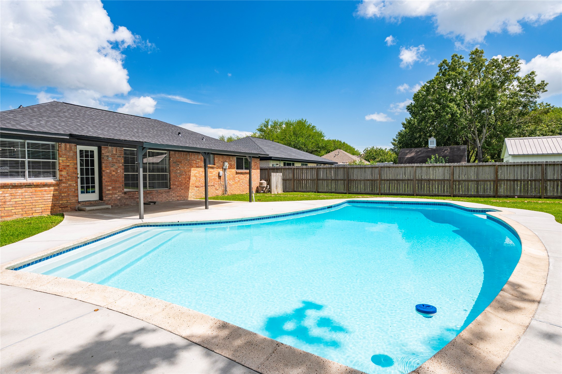 5422 Thistle Drive, Dickinson, TX 77539