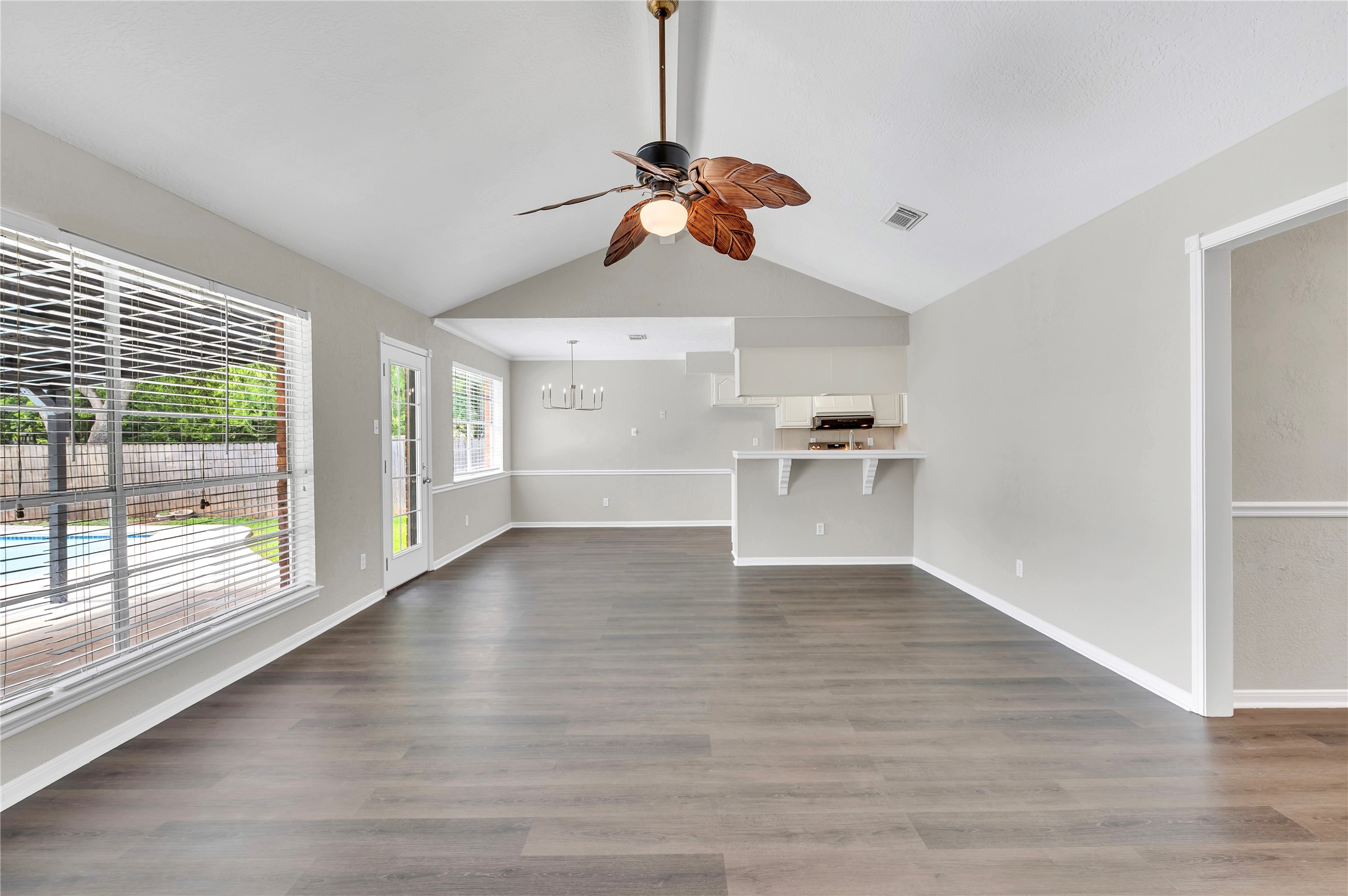 5422 Thistle Drive, Dickinson, TX 77539