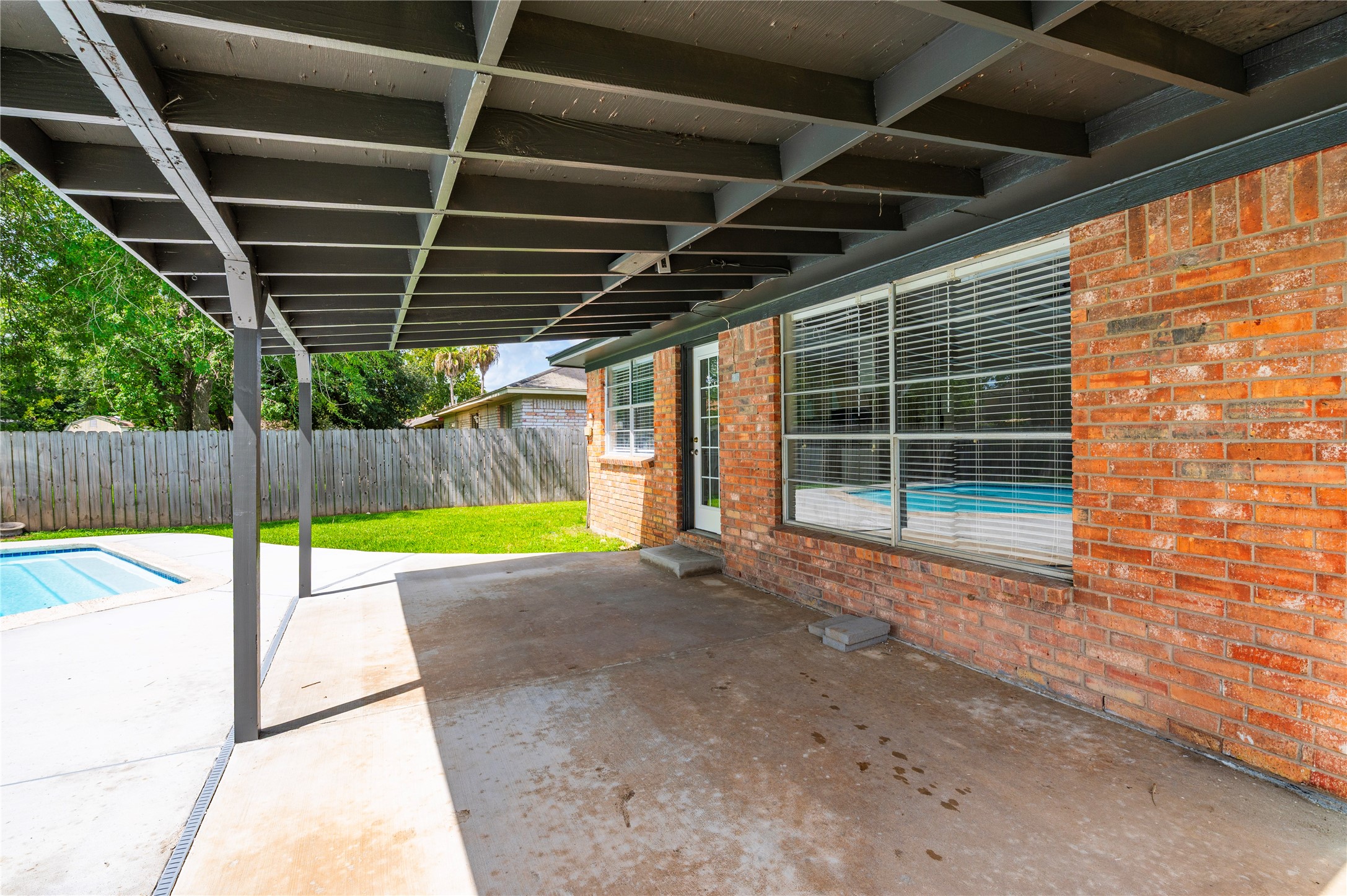 5422 Thistle Drive, Dickinson, TX 77539