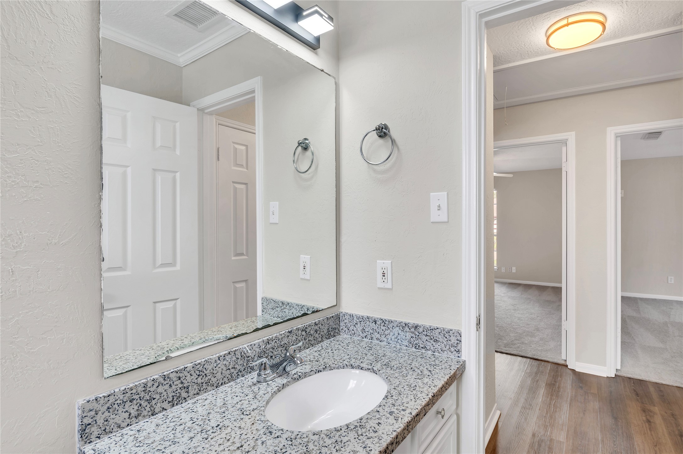 5422 Thistle Drive, Dickinson, TX 77539