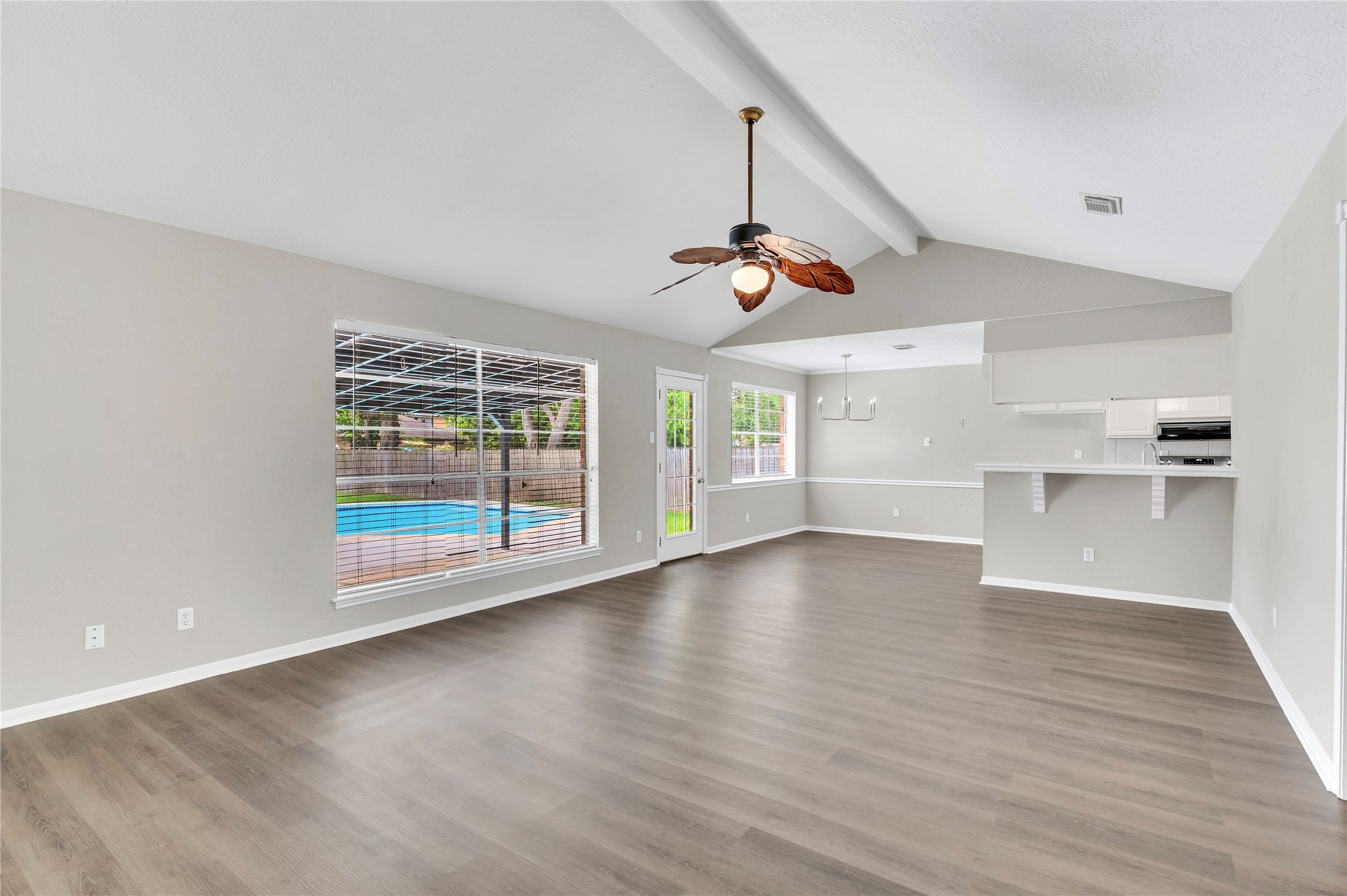 5422 Thistle Drive, Dickinson, TX 77539