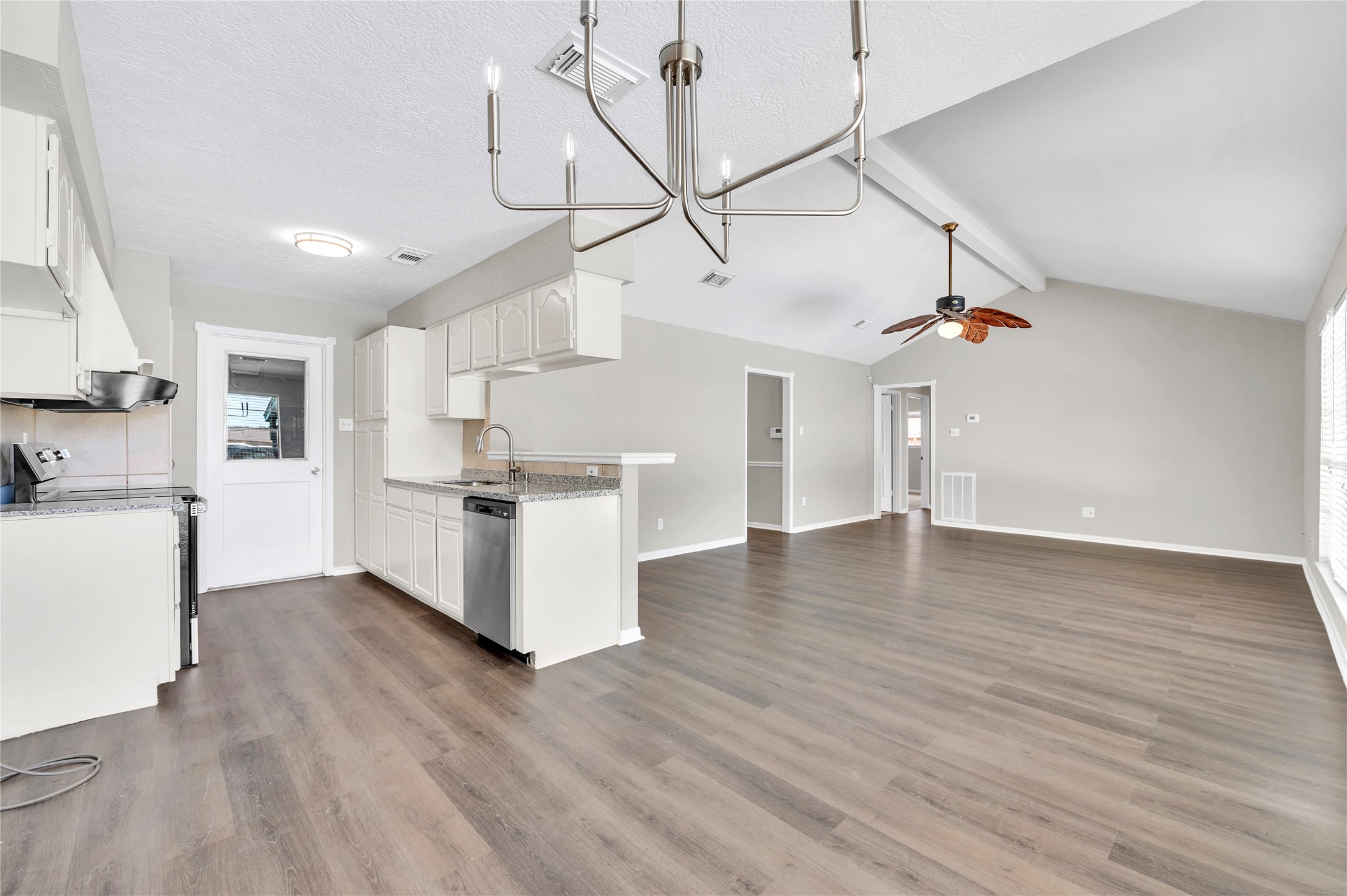 5422 Thistle Drive, Dickinson, TX 77539