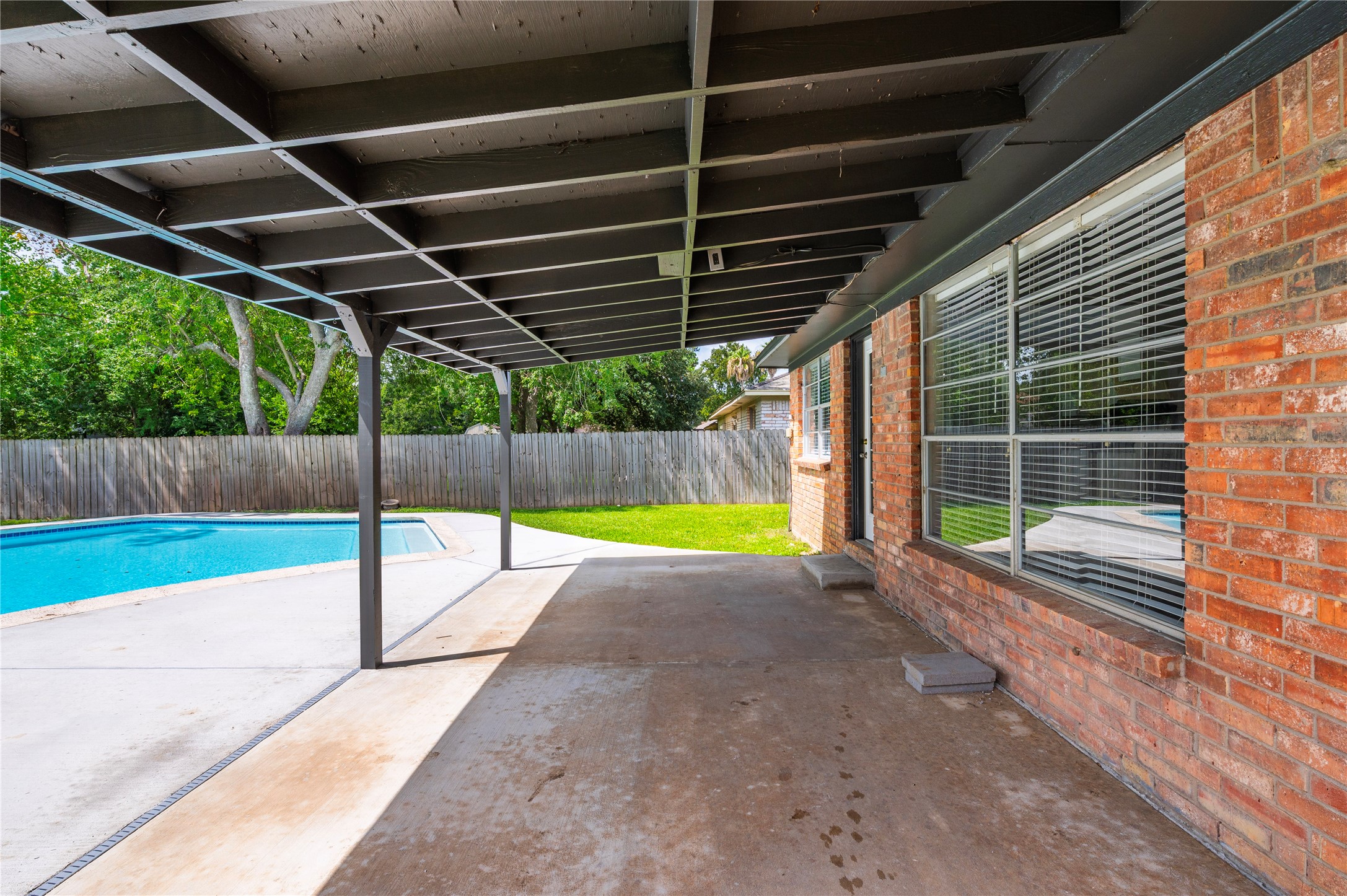 5422 Thistle Drive, Dickinson, TX 77539
