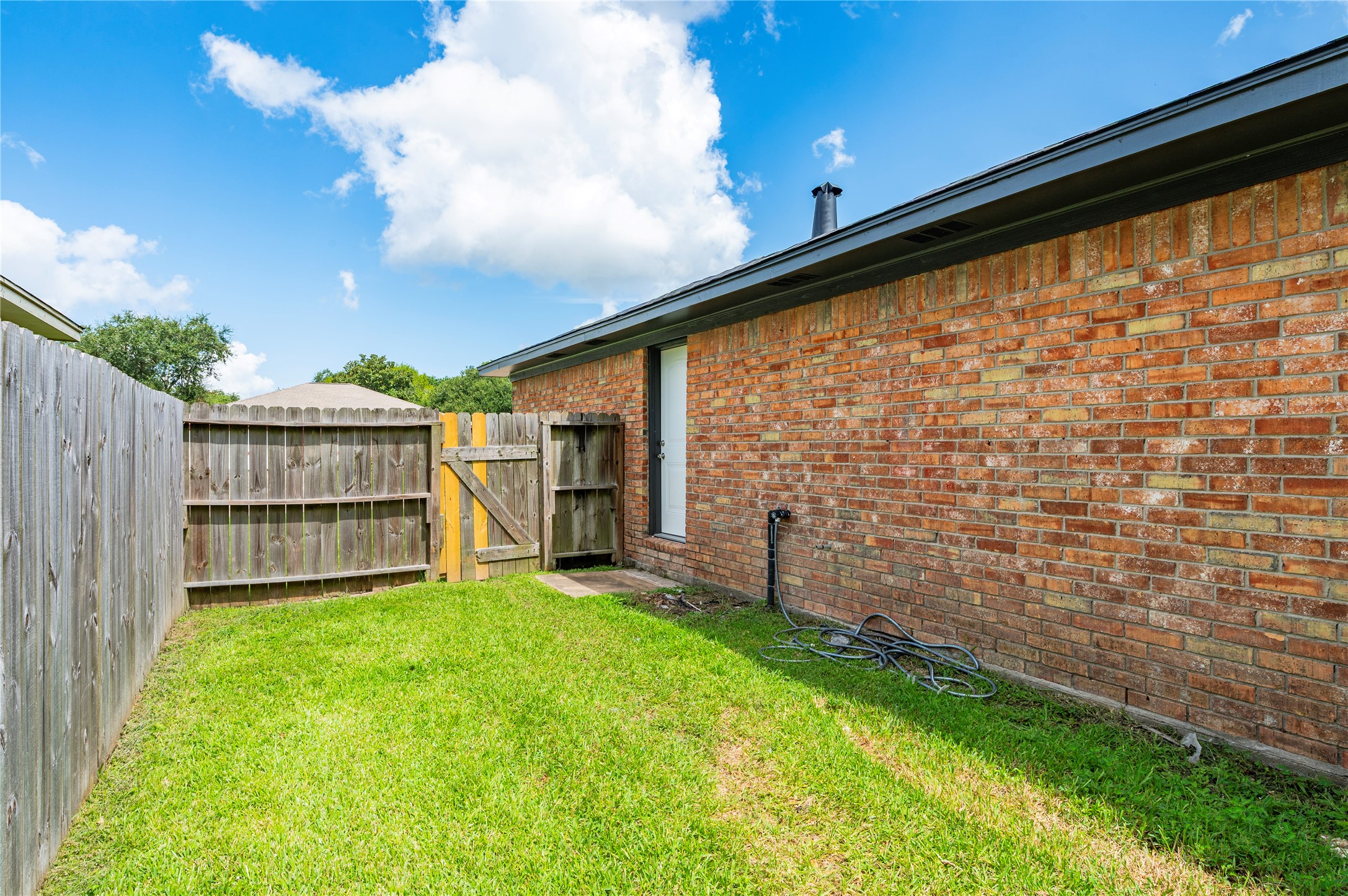 5422 Thistle Drive, Dickinson, TX 77539