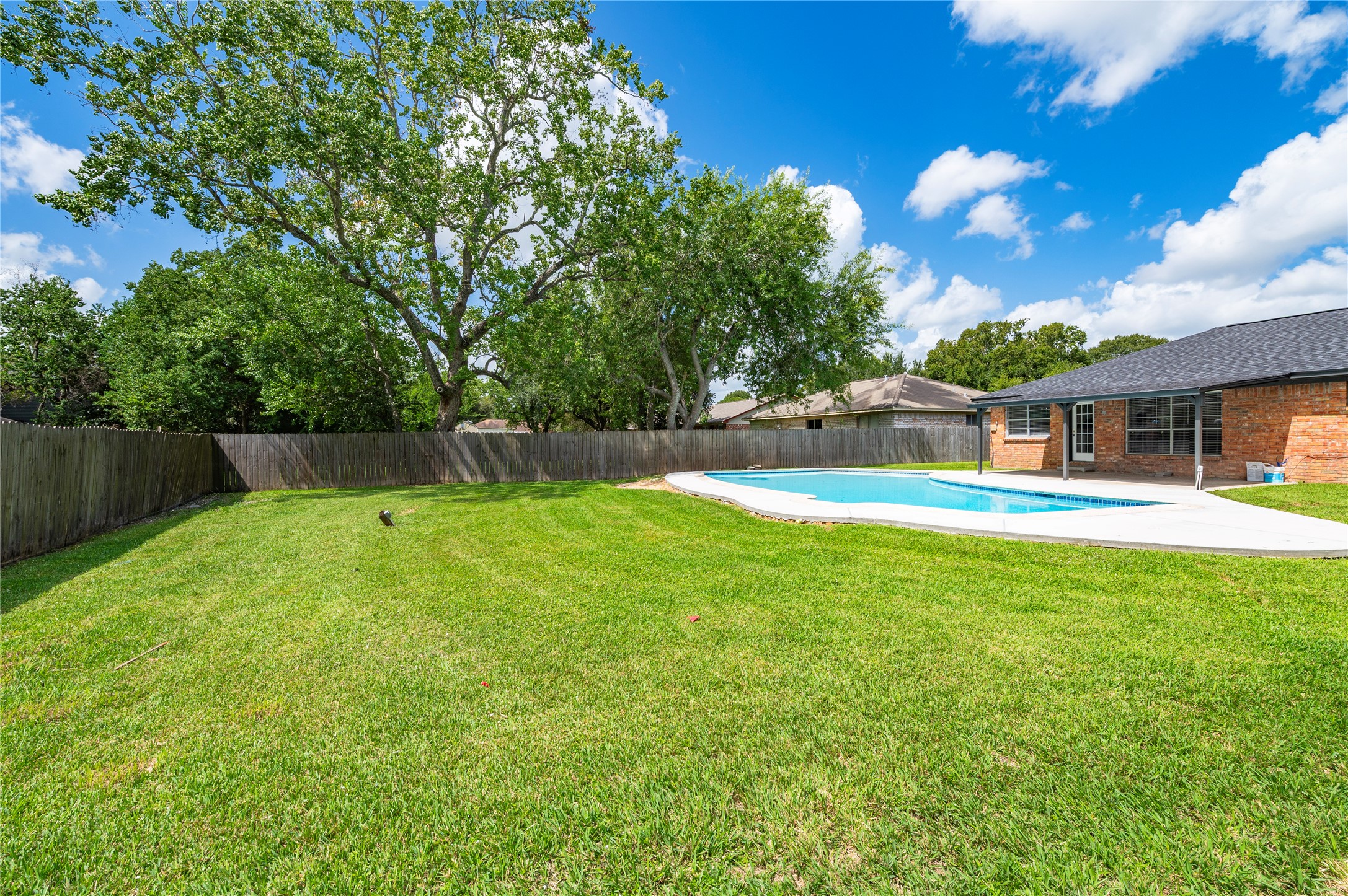 5422 Thistle Drive, Dickinson, TX 77539